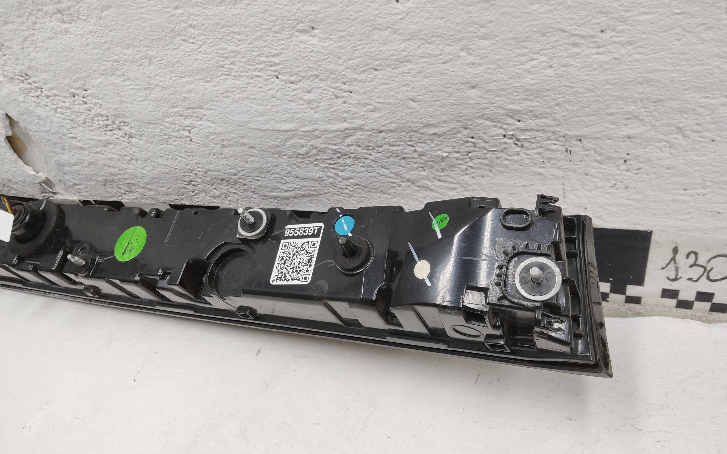 Фонарь центральный крышки багажника Geely Atlas 2