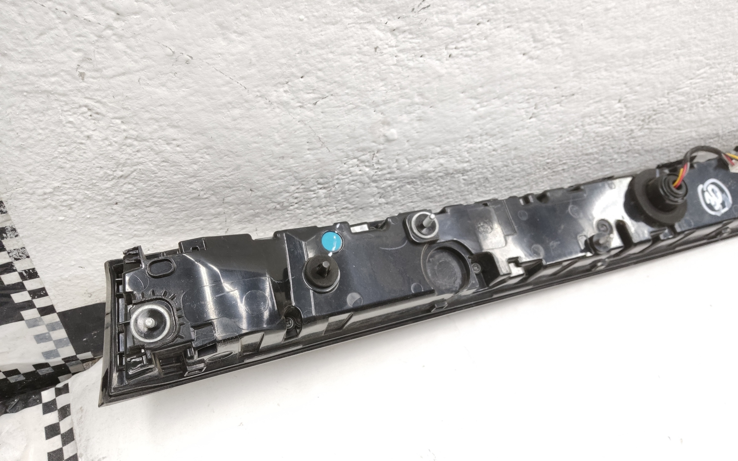 Фонарь центральный крышки багажника Geely Atlas 2