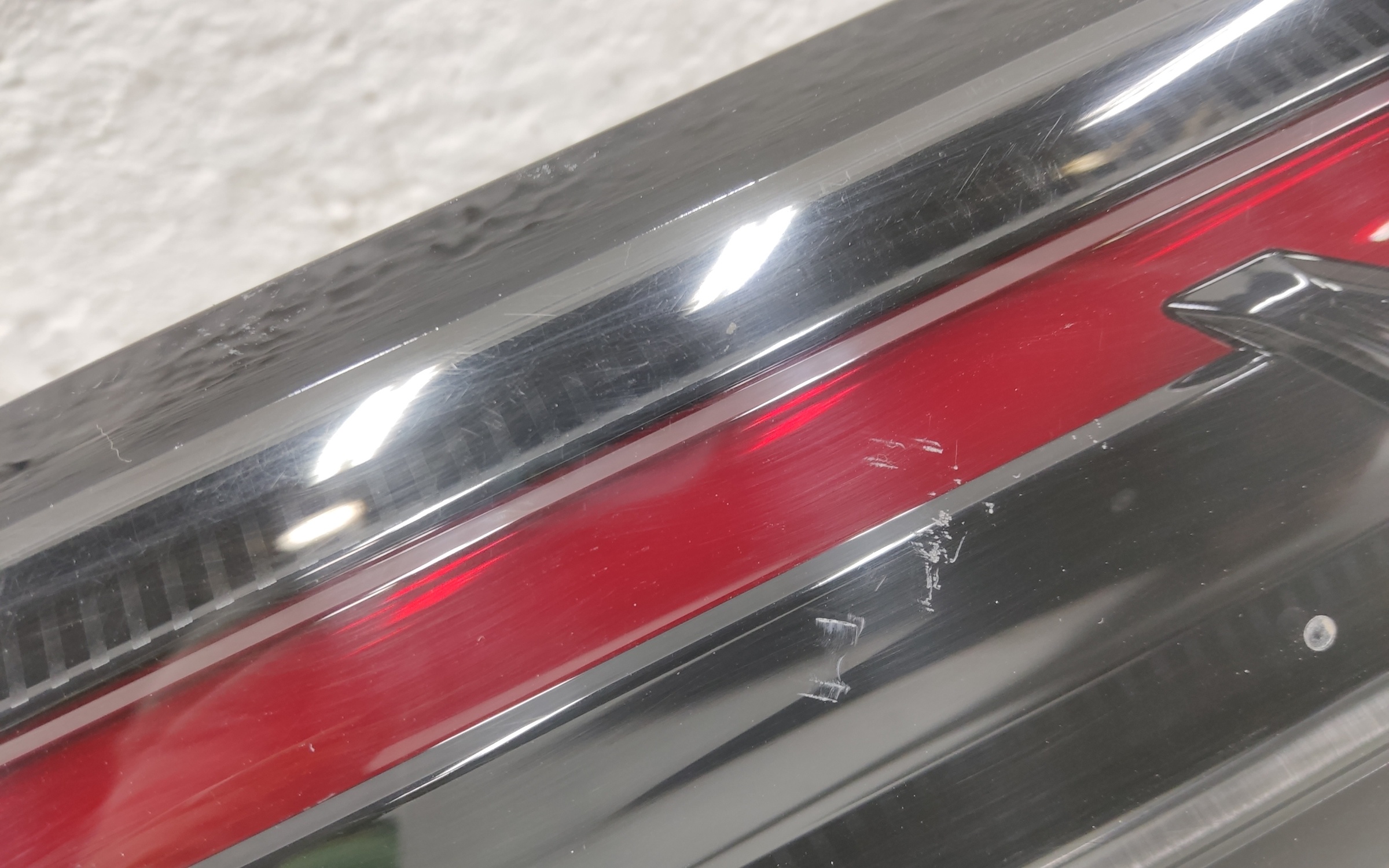 Фонарь центральный крышки багажника Geely Atlas 2