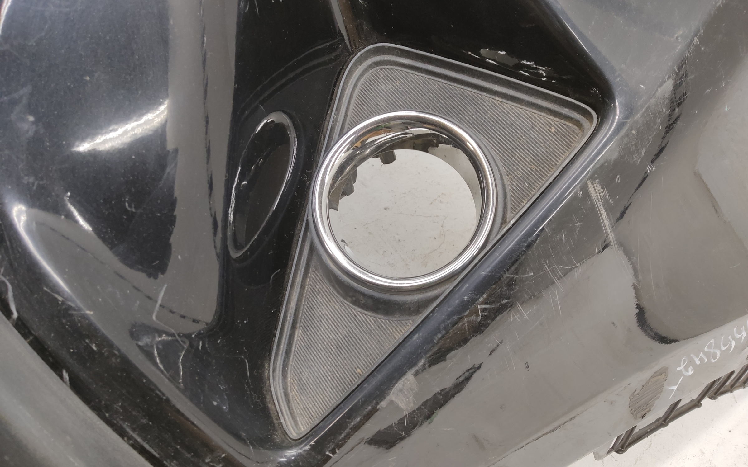 Бампер передний Toyota RAV4 CA40 Restail