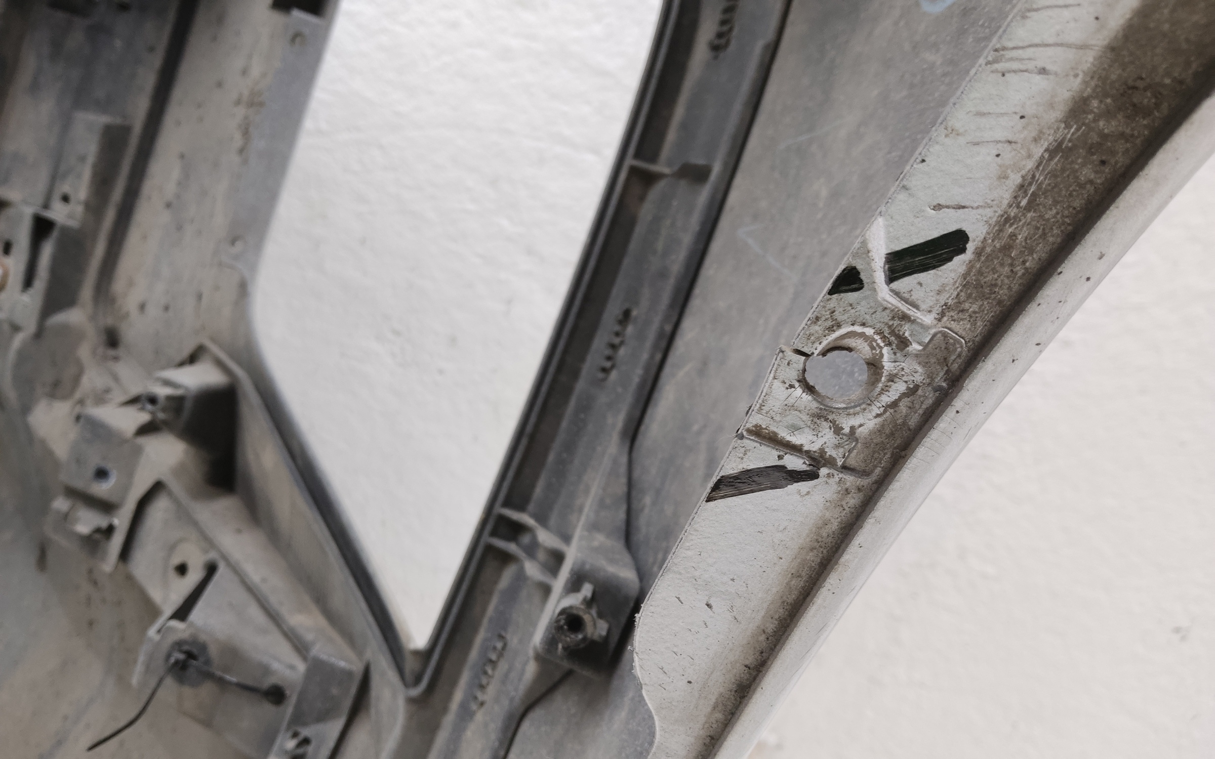 Бампер передний Mitsubishi L200 5 Restail