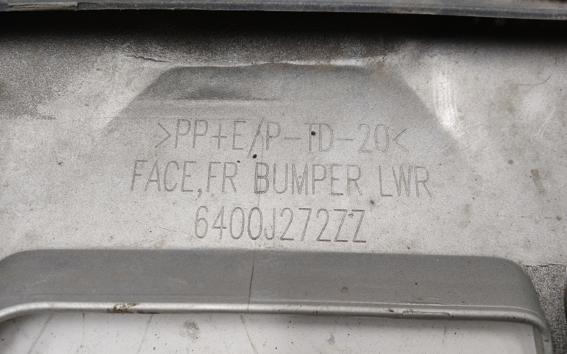 Бампер передний Mitsubishi L200 5 Restail