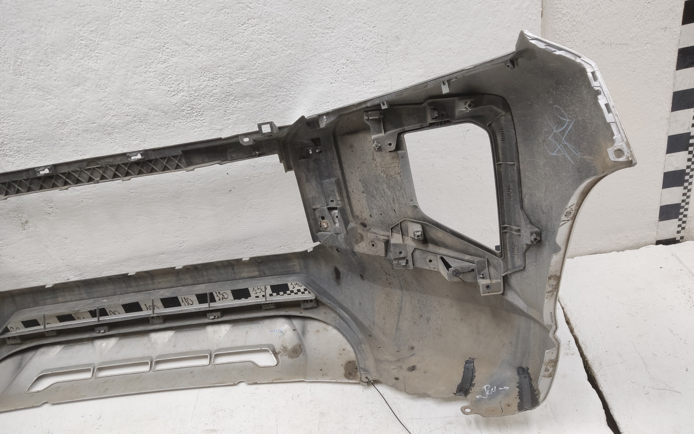 Бампер передний Mitsubishi L200 5 Restail