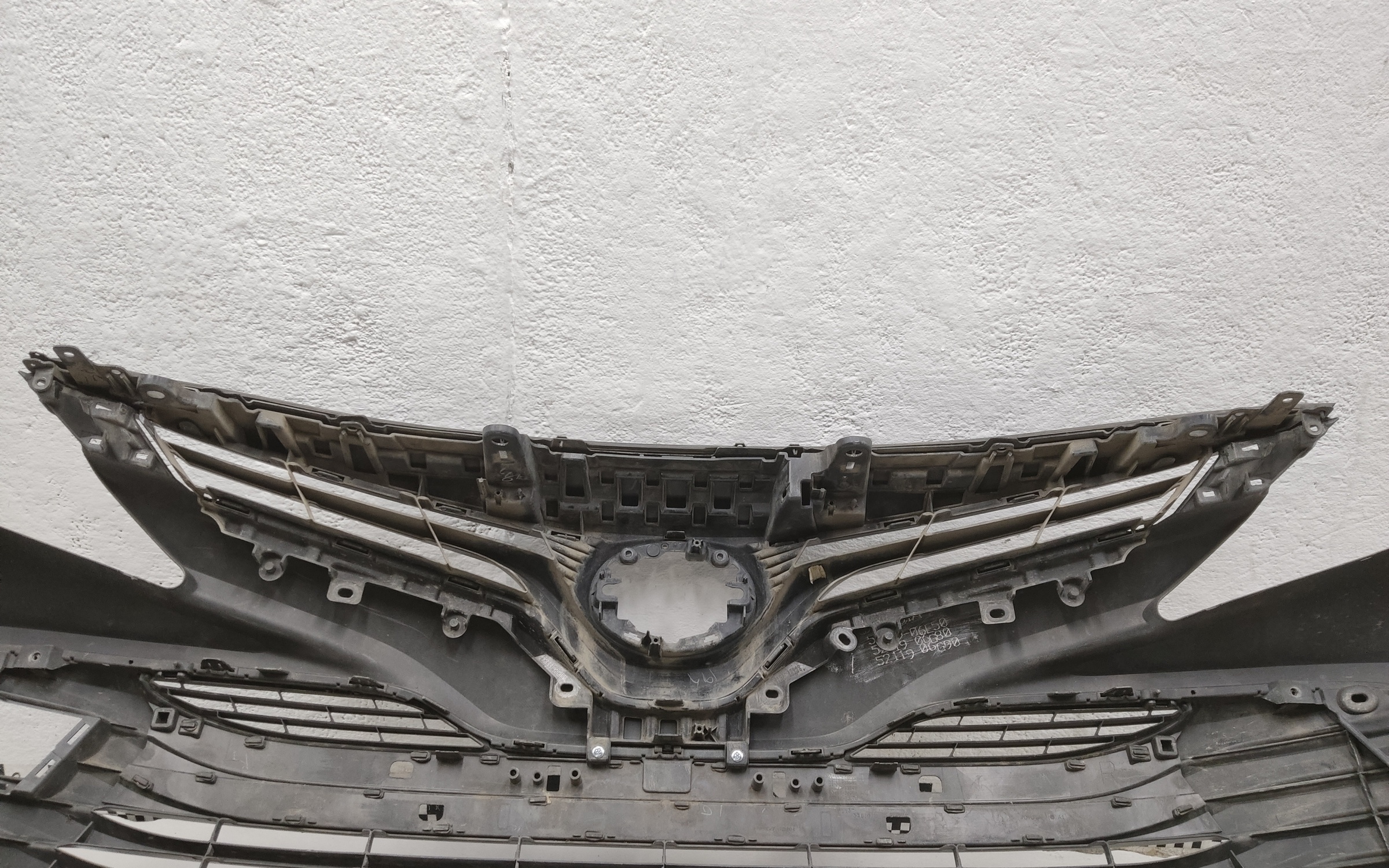 Бампер передний Toyota Camry V70