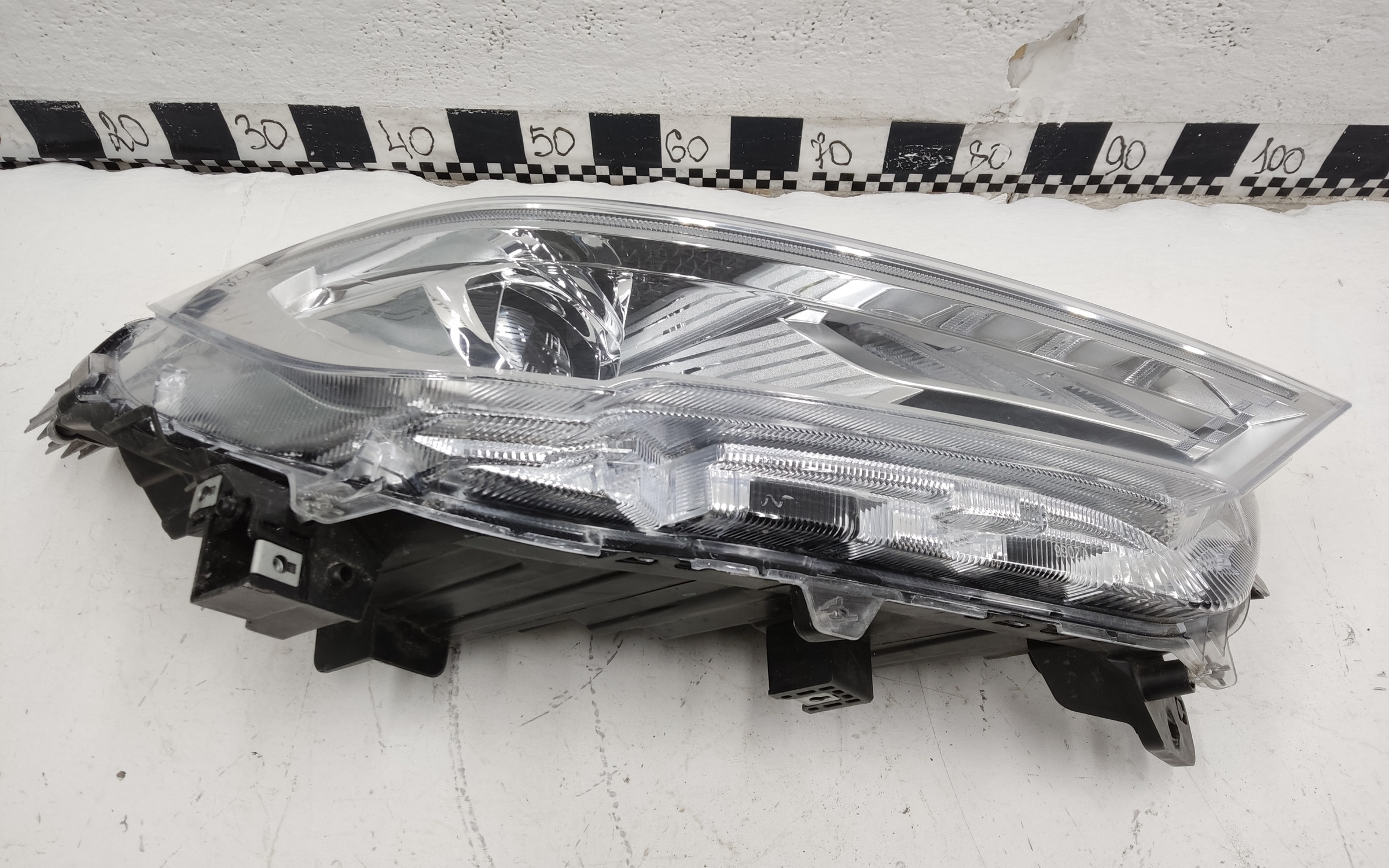Фара передняя правая Haval M6 2 LED