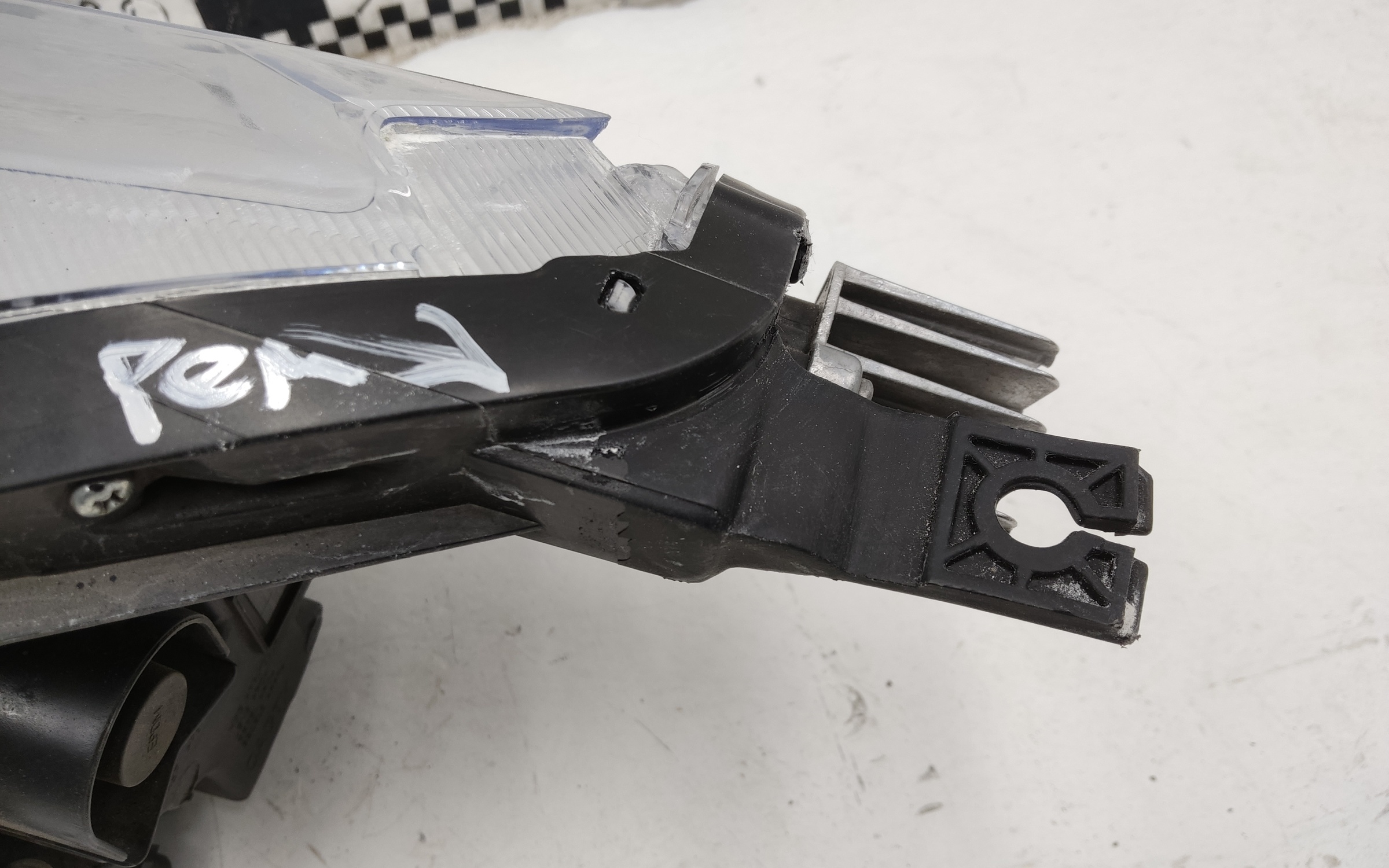 Фара передняя правая Haval M6 2 LED