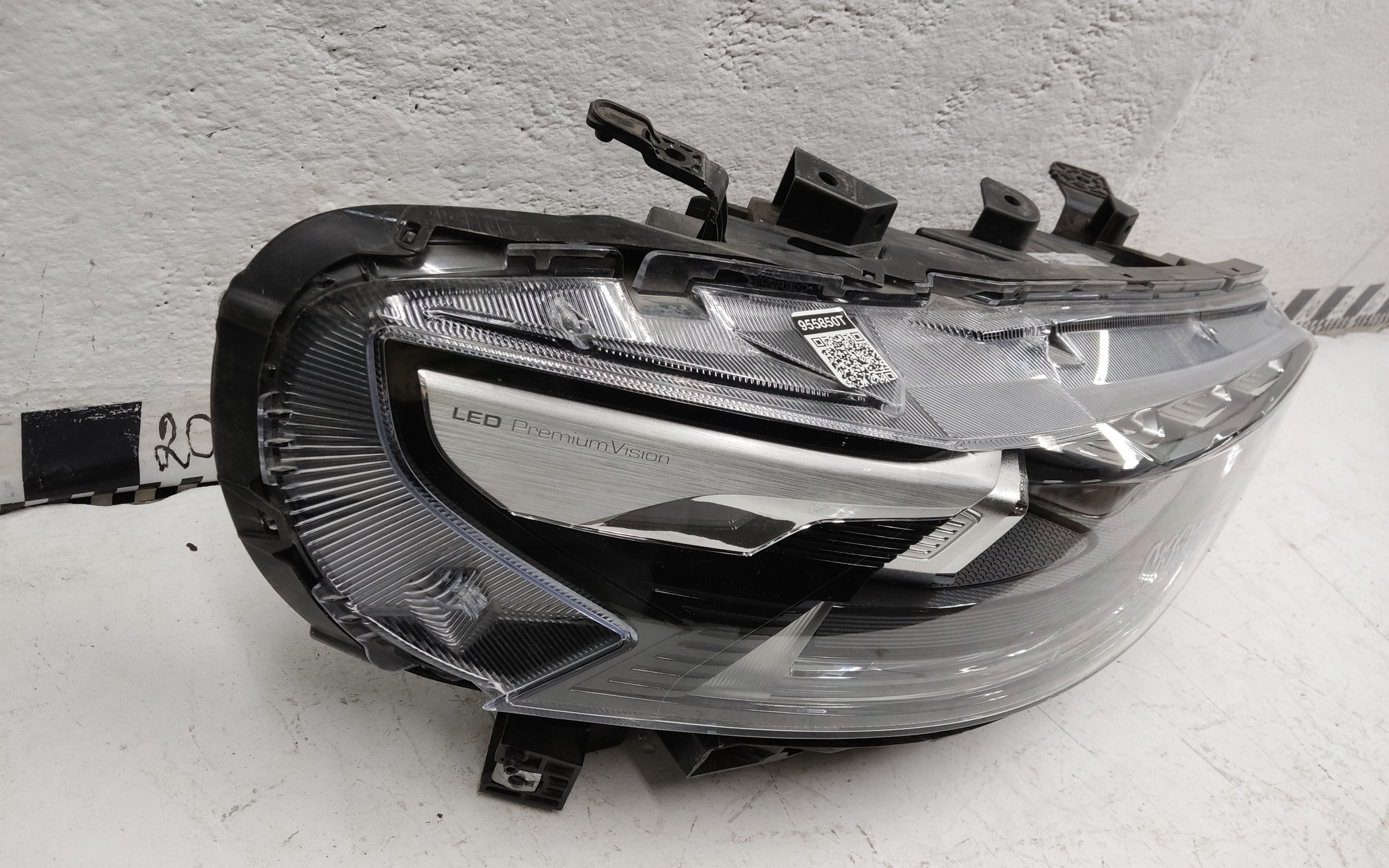 Фара передняя правая Haval F7 LED