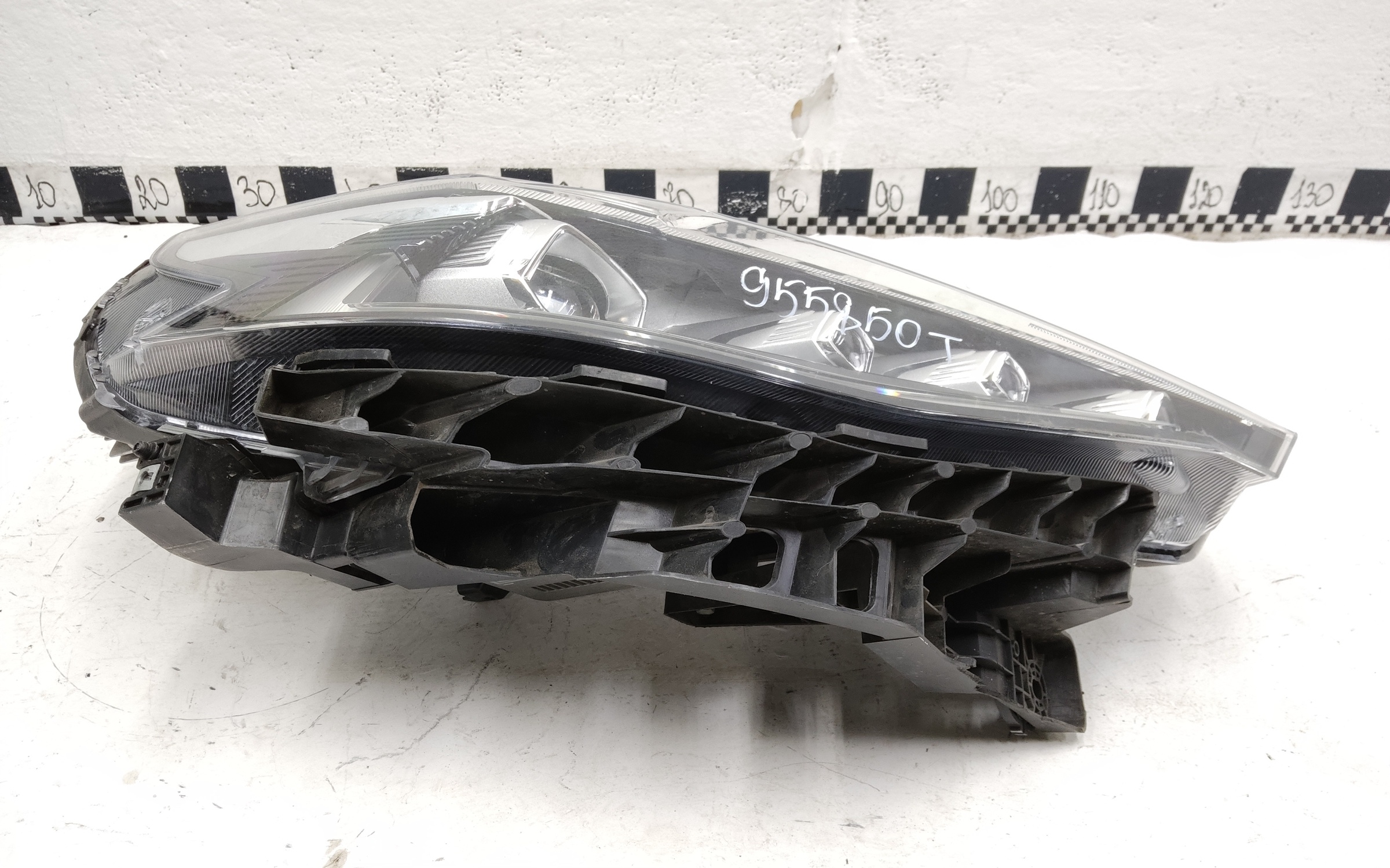 Фара передняя правая Haval F7 LED