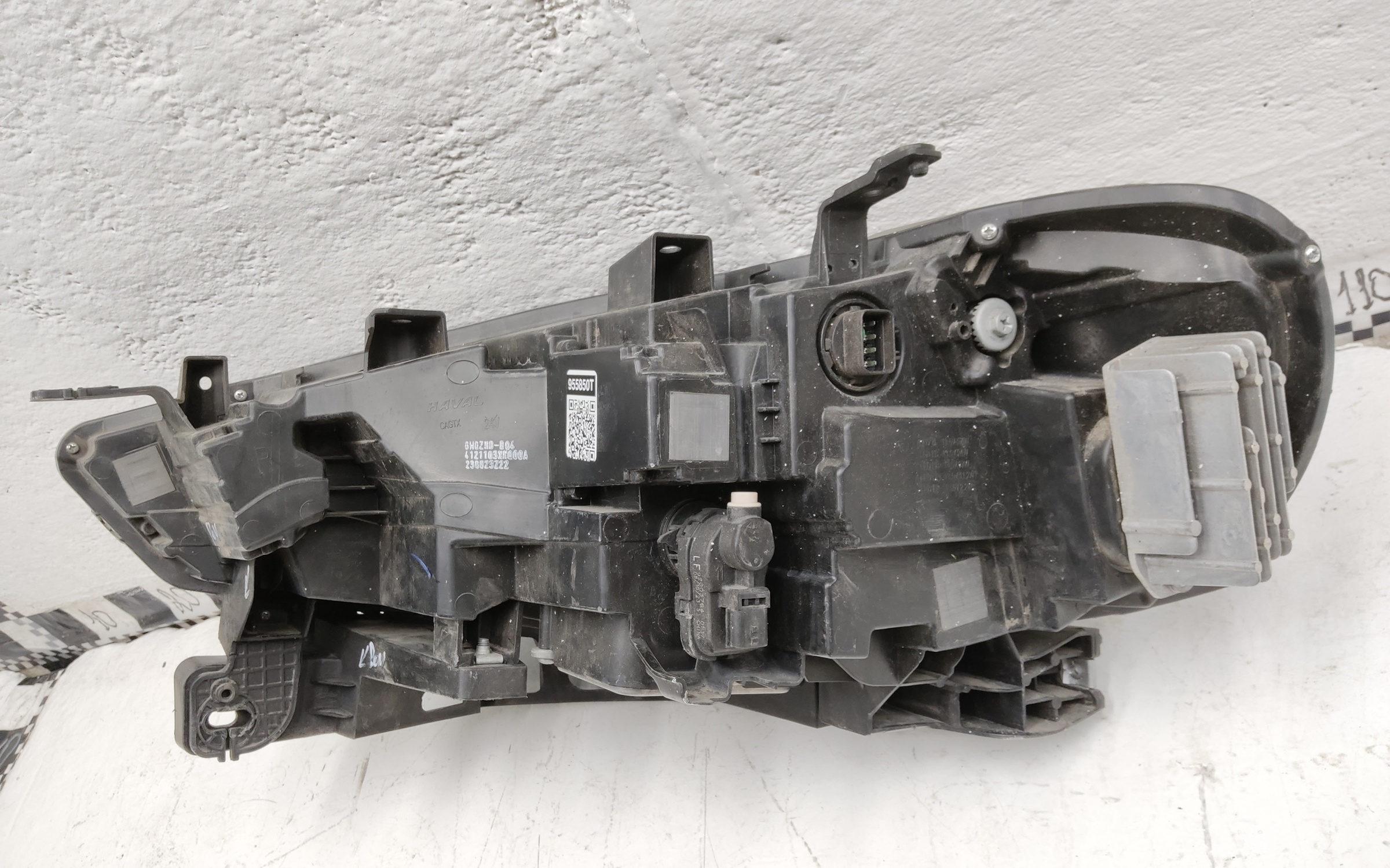 Фара передняя правая Haval F7 LED