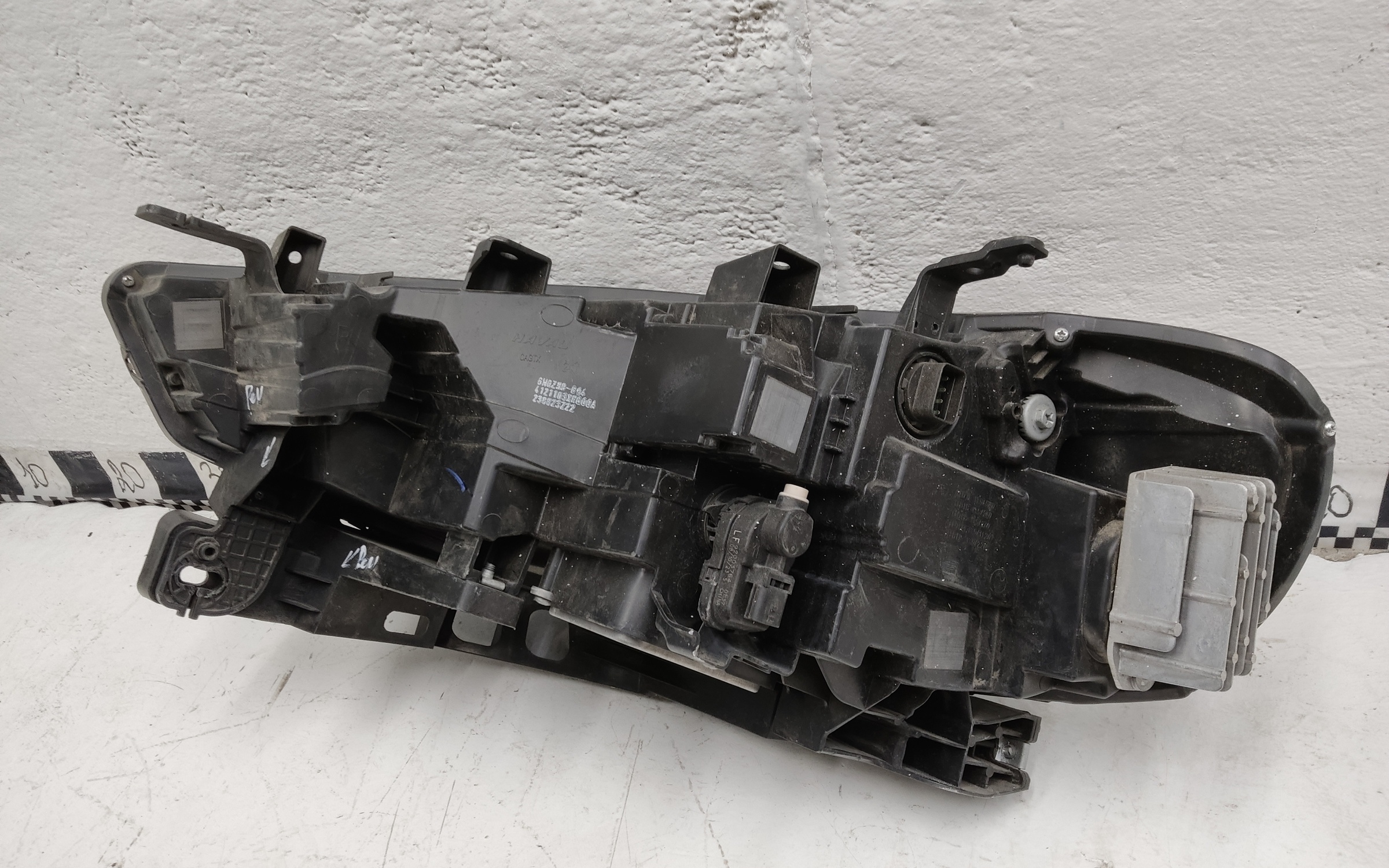 Фара передняя правая Haval F7 LED