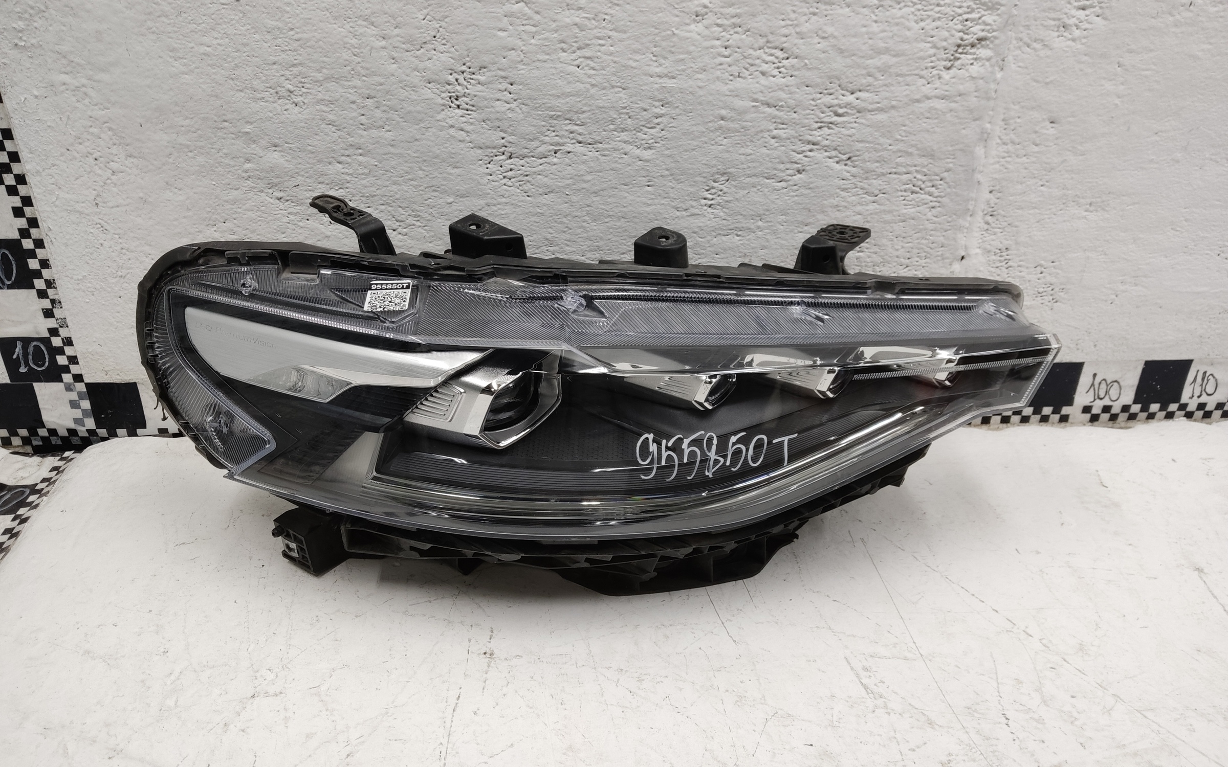 Фара передняя правая Haval F7 LED