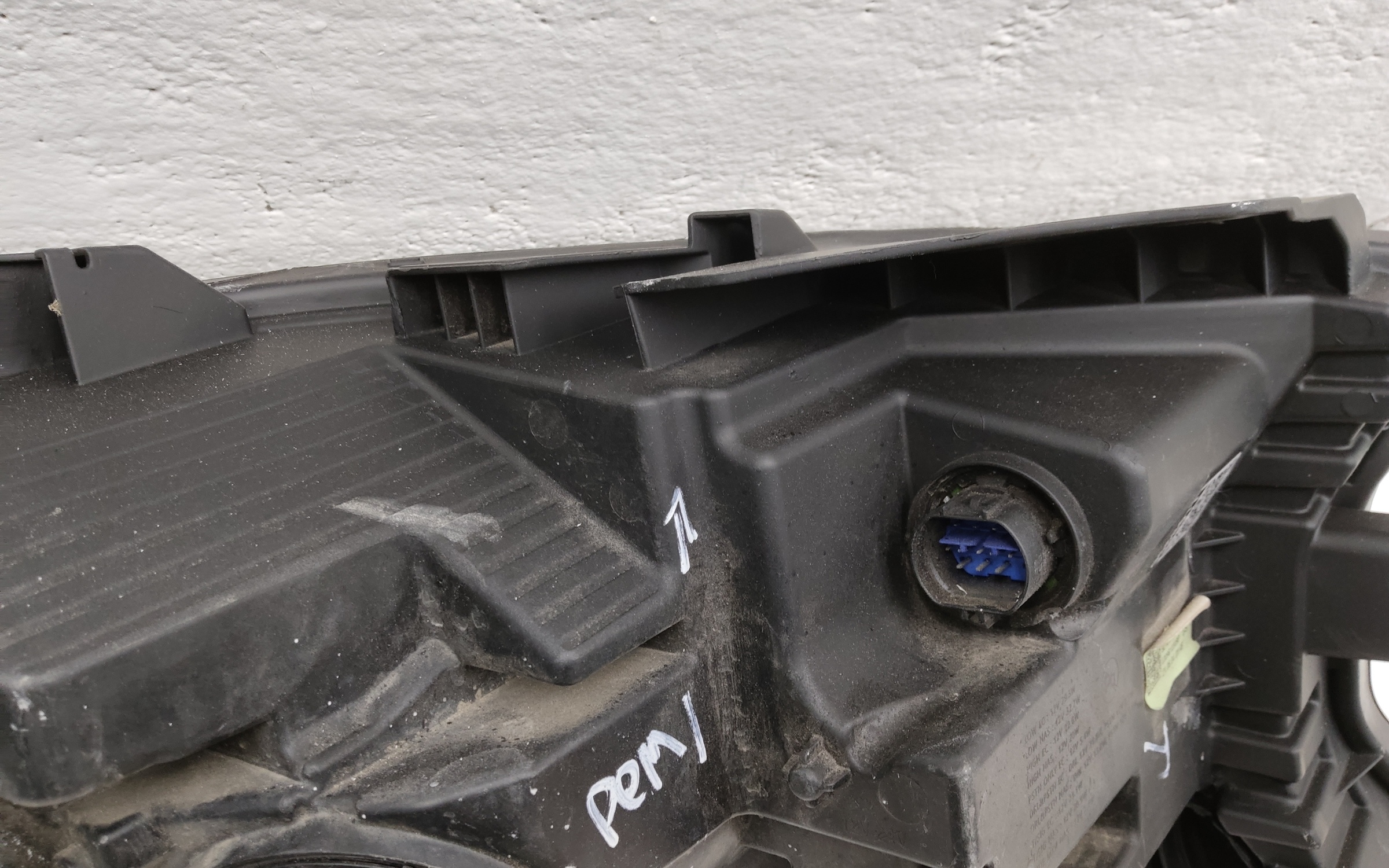 Фара передняя левая Kia Sorento 4 LED