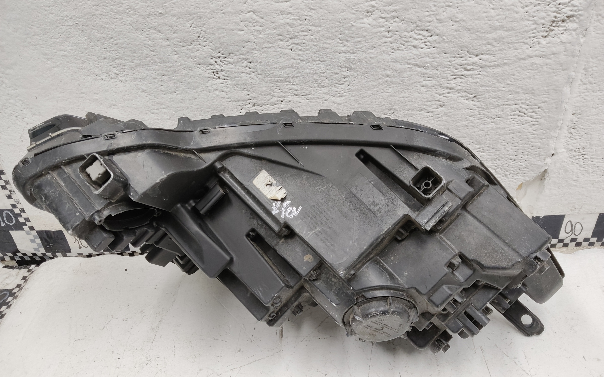 Фара передняя левая Kia Sorento 4 LED