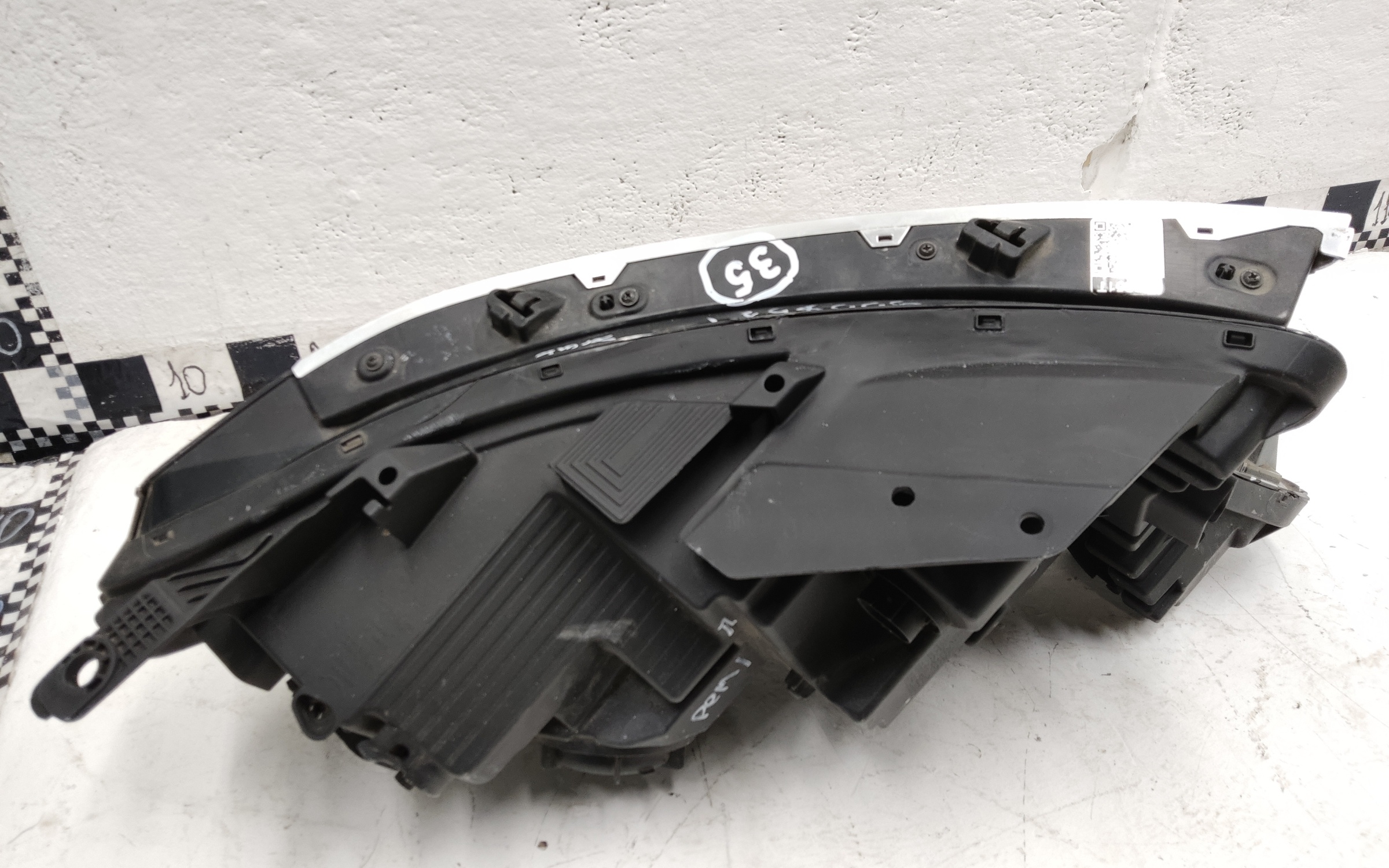 Фара передняя левая Kia Sorento 4 LED