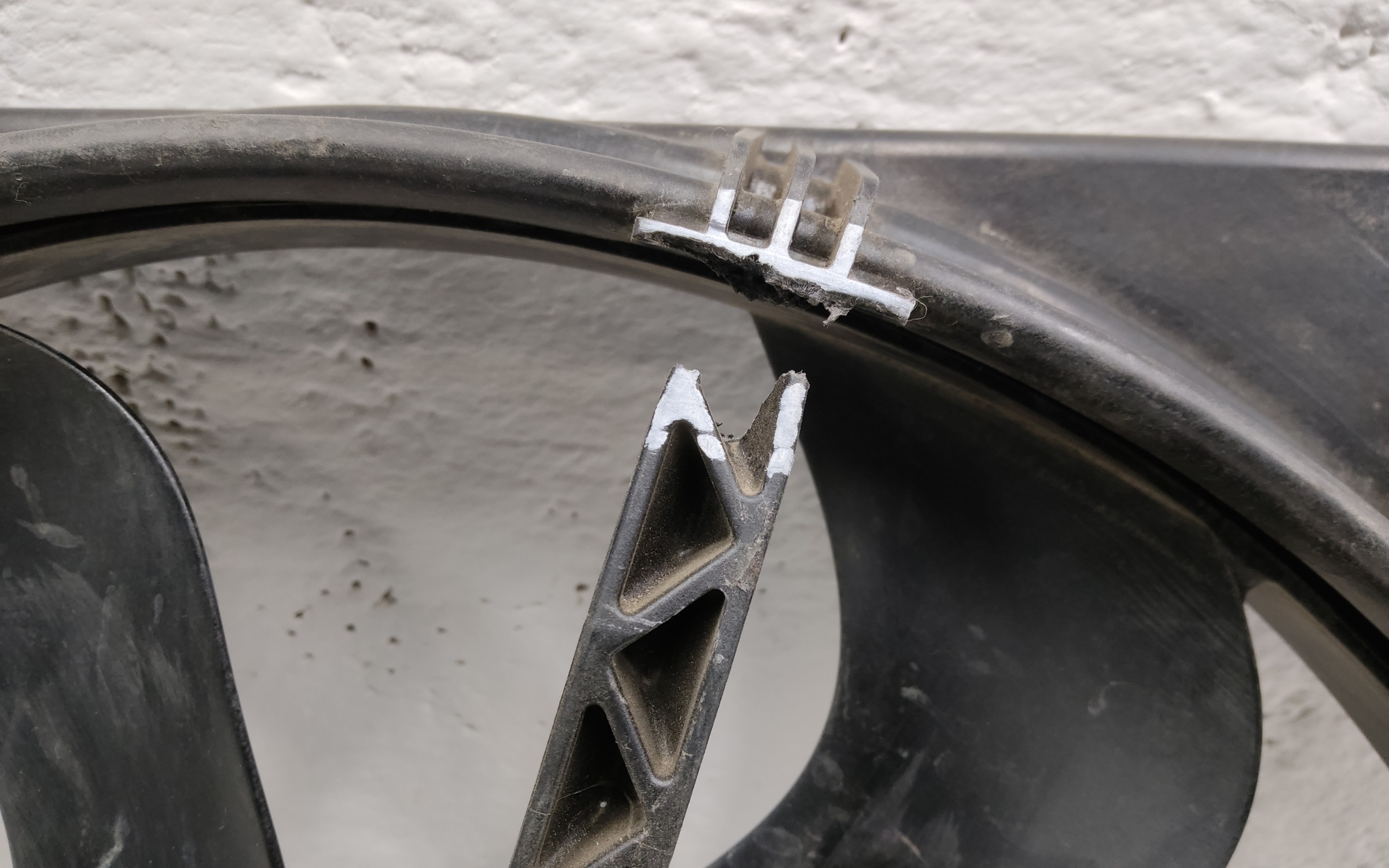 Диффузор вентилятора радиатора Lada Largus