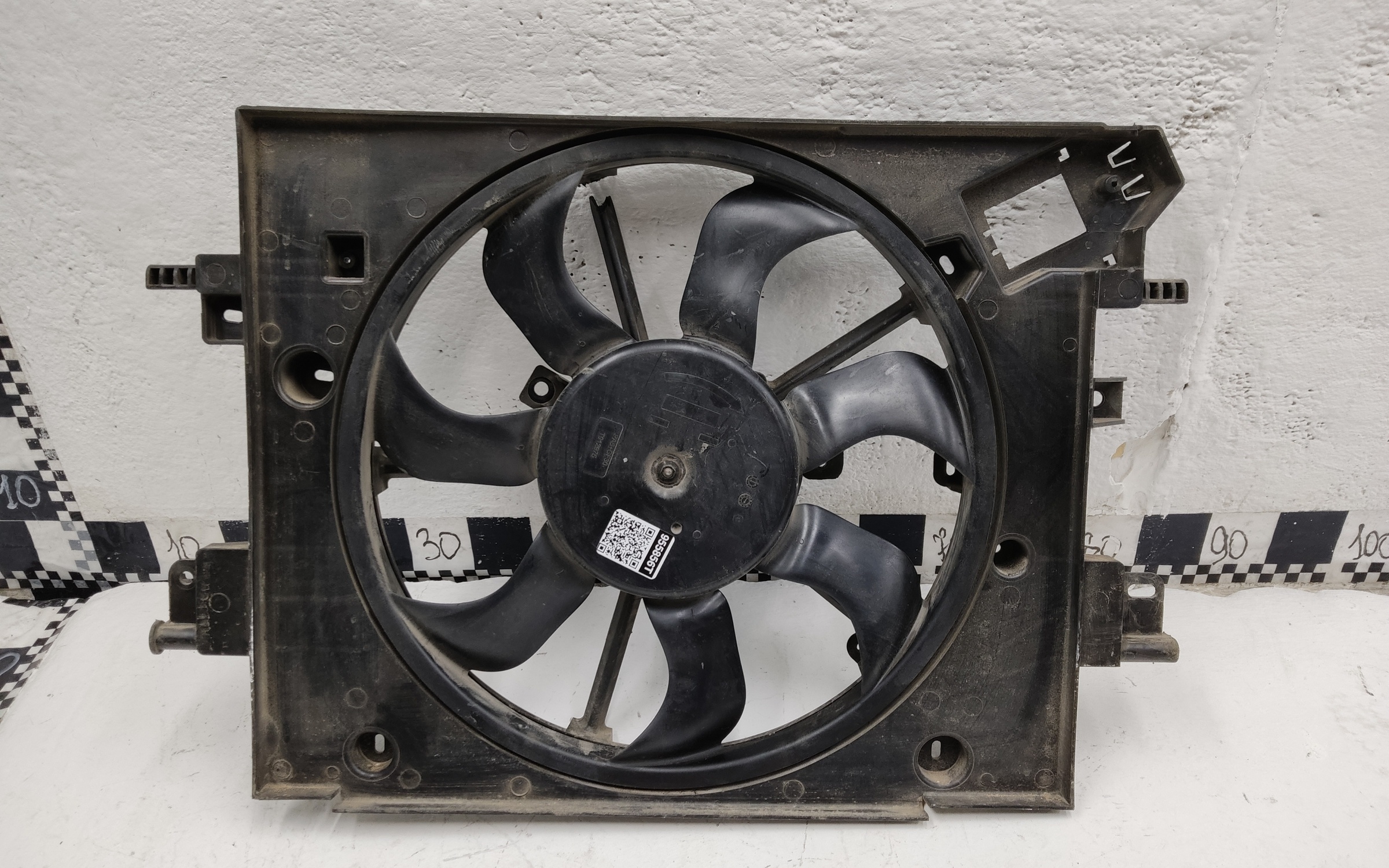 Диффузор вентилятора радиатора Lada Largus