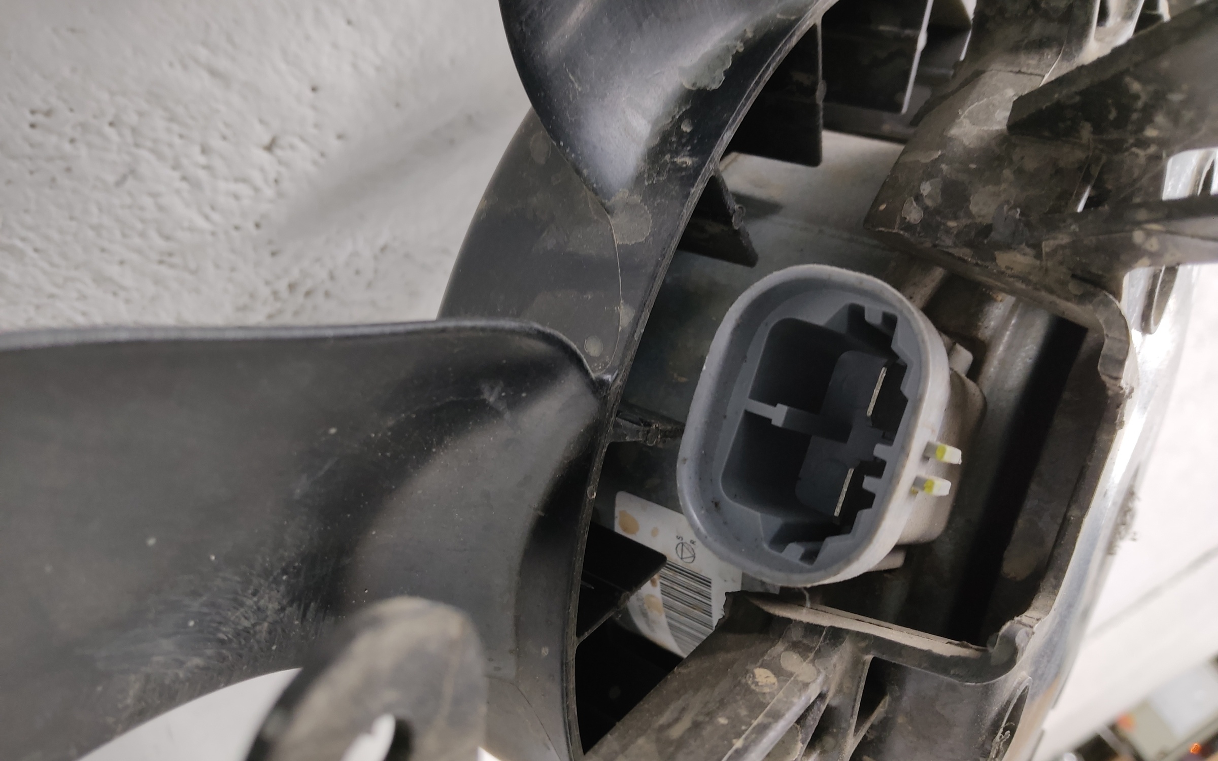 Диффузор вентилятора радиатора Lada Largus