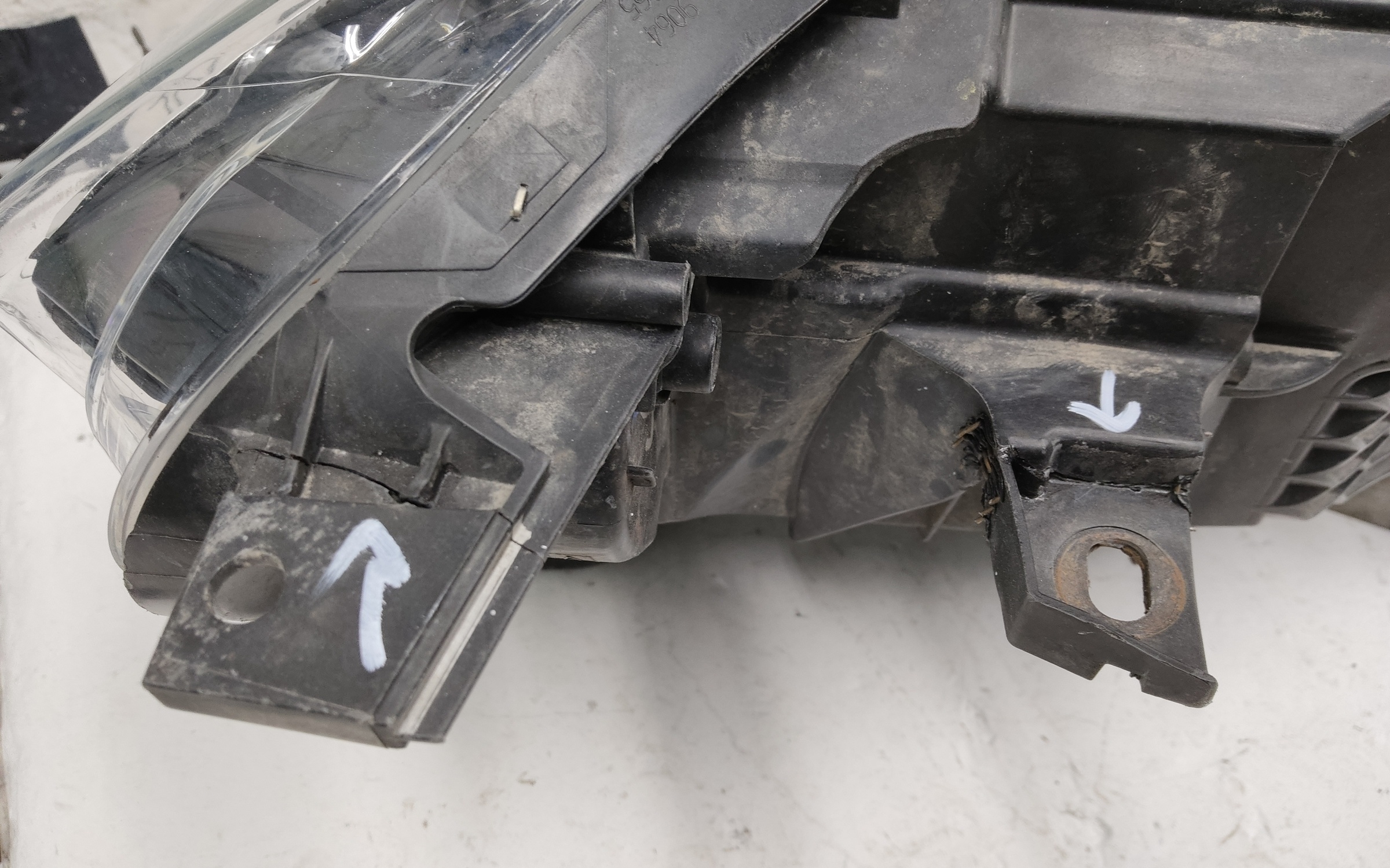 Фара передняя правая Renault Kaptur LED