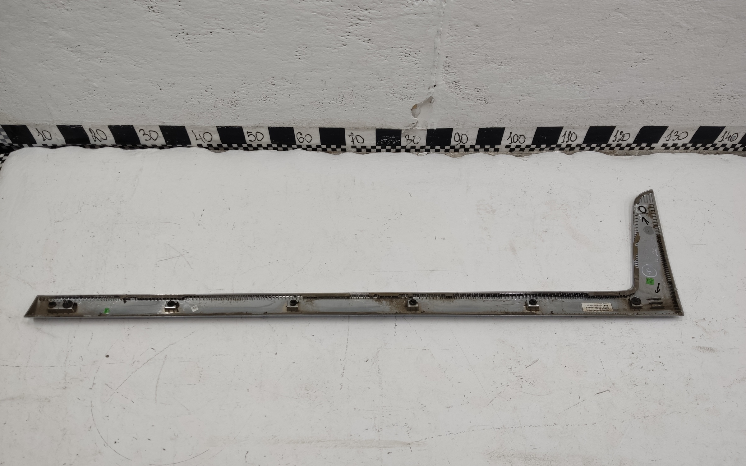 Молдинг хром двери передней левой Voyah Dream