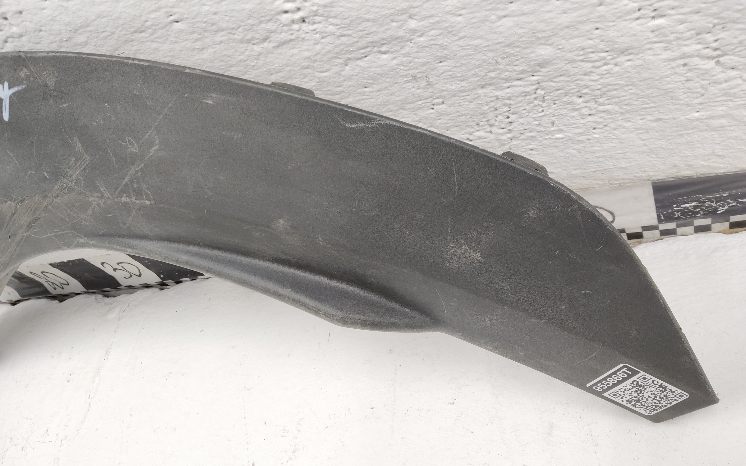 Накладка крыла заднего левого Geely Atlas 2