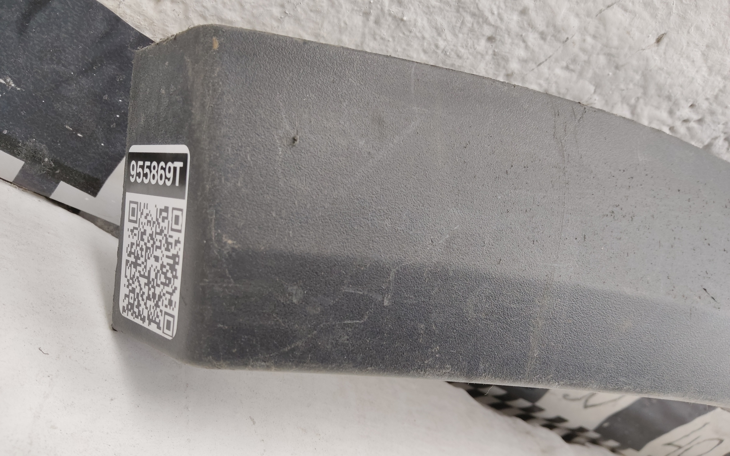 Накладка двери задней левой Geely Monjaro