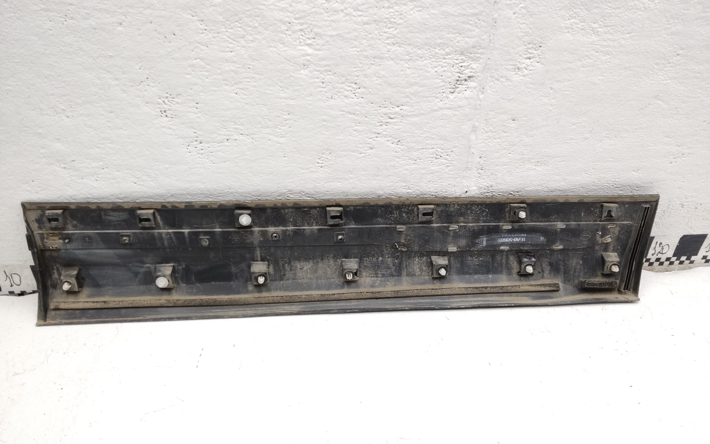 Накладка двери передней левой Faw Bestune T77