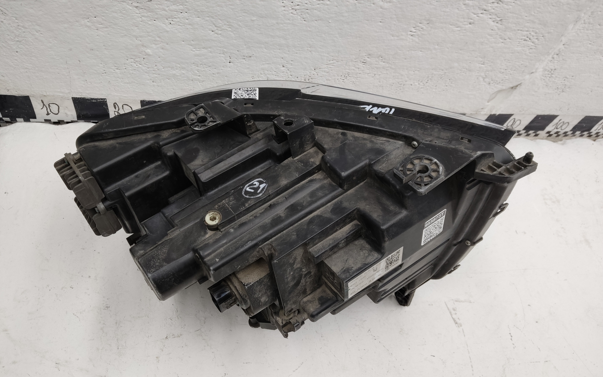 Фара передняя левая Tank 500 LED