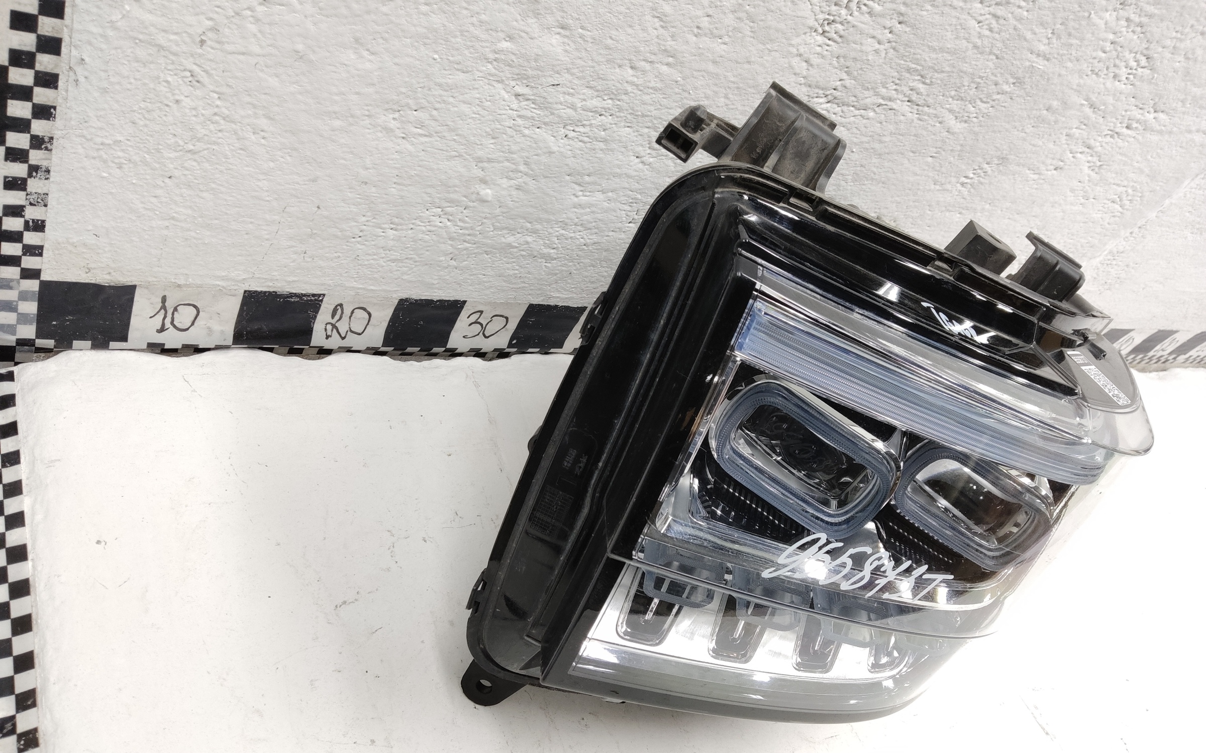 Фара передняя левая Tank 500 LED