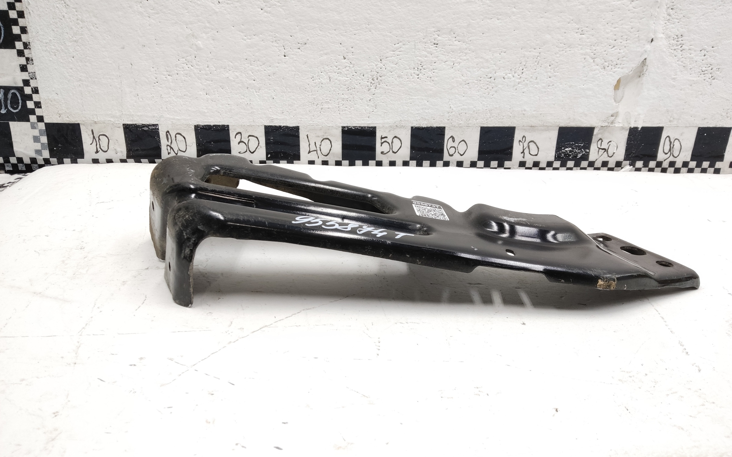 Кронштейн переднего бампера правый Tank 300