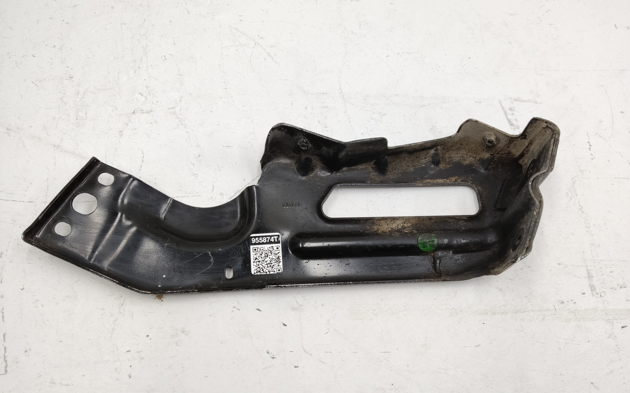 Кронштейн переднего бампера правый Tank 300