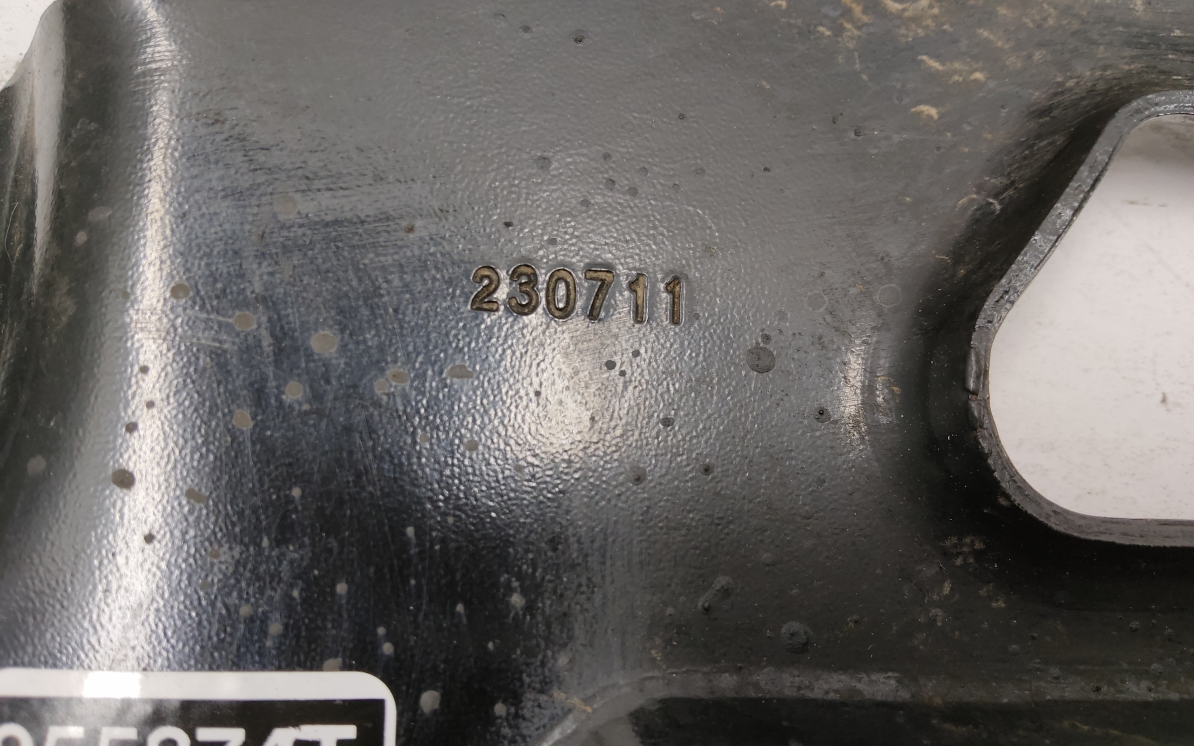 Кронштейн переднего бампера правый Tank 300