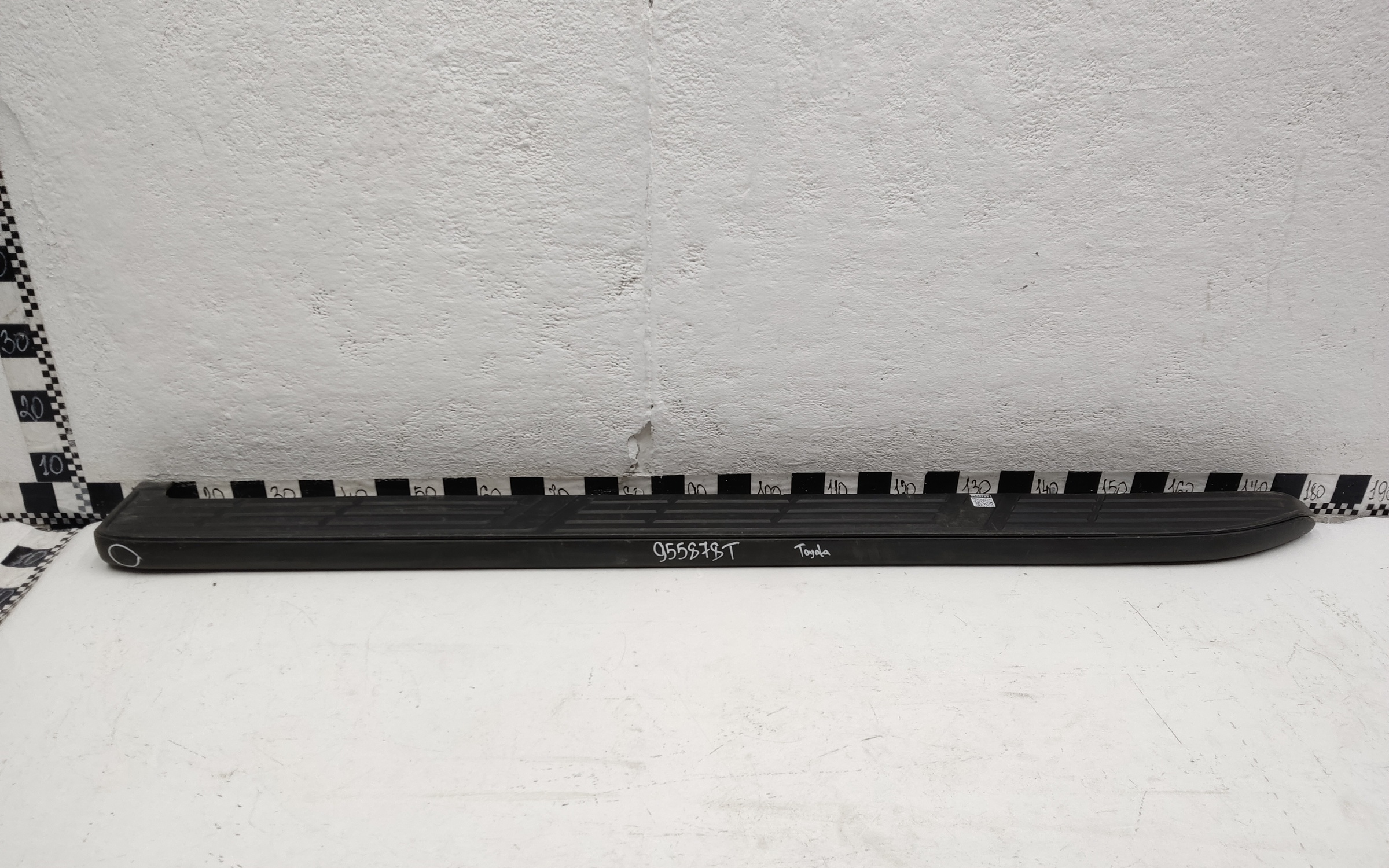 Накладка правой подножки Toyota Land Cruiser Prado 150