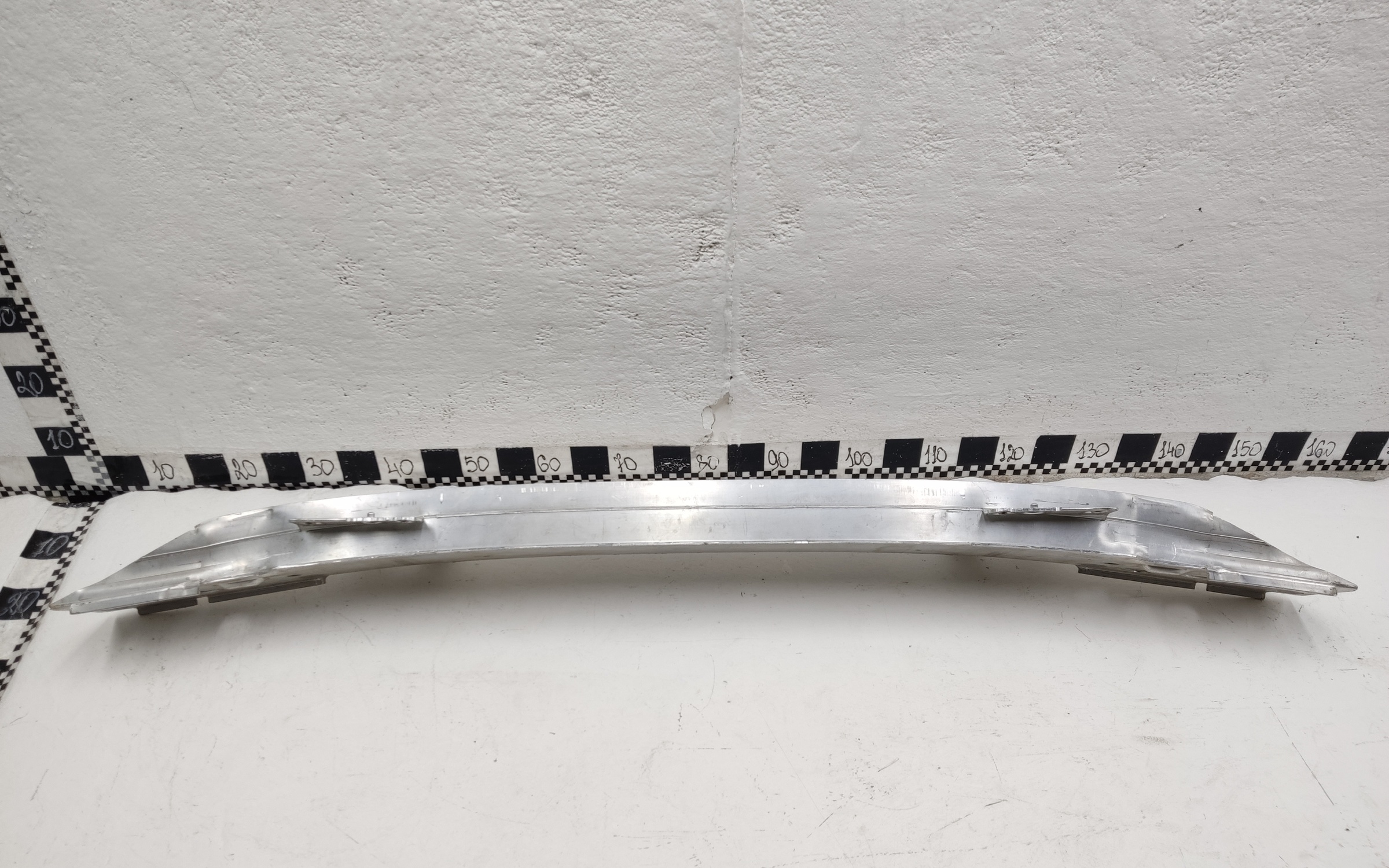 Усилитель переднего бампера Volvo S80 1