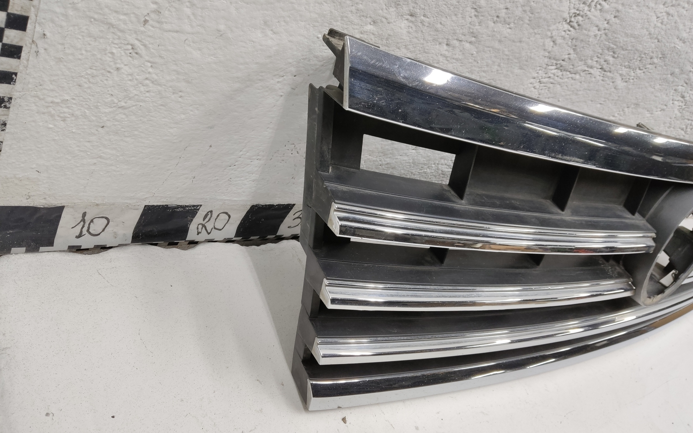 Решетка радиатора Volkswagen Touareg 3