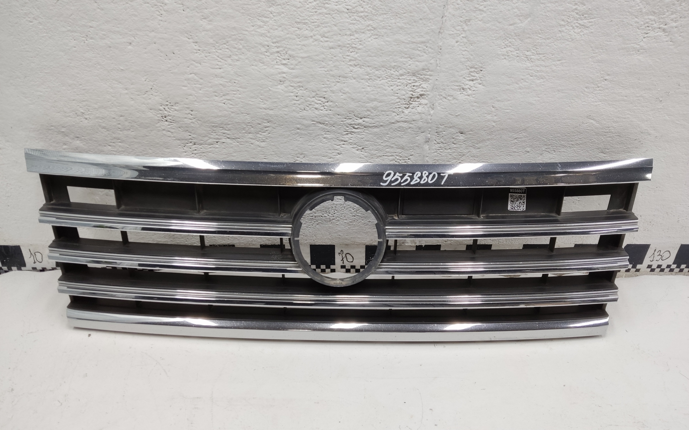 Решетка радиатора Volkswagen Touareg 3