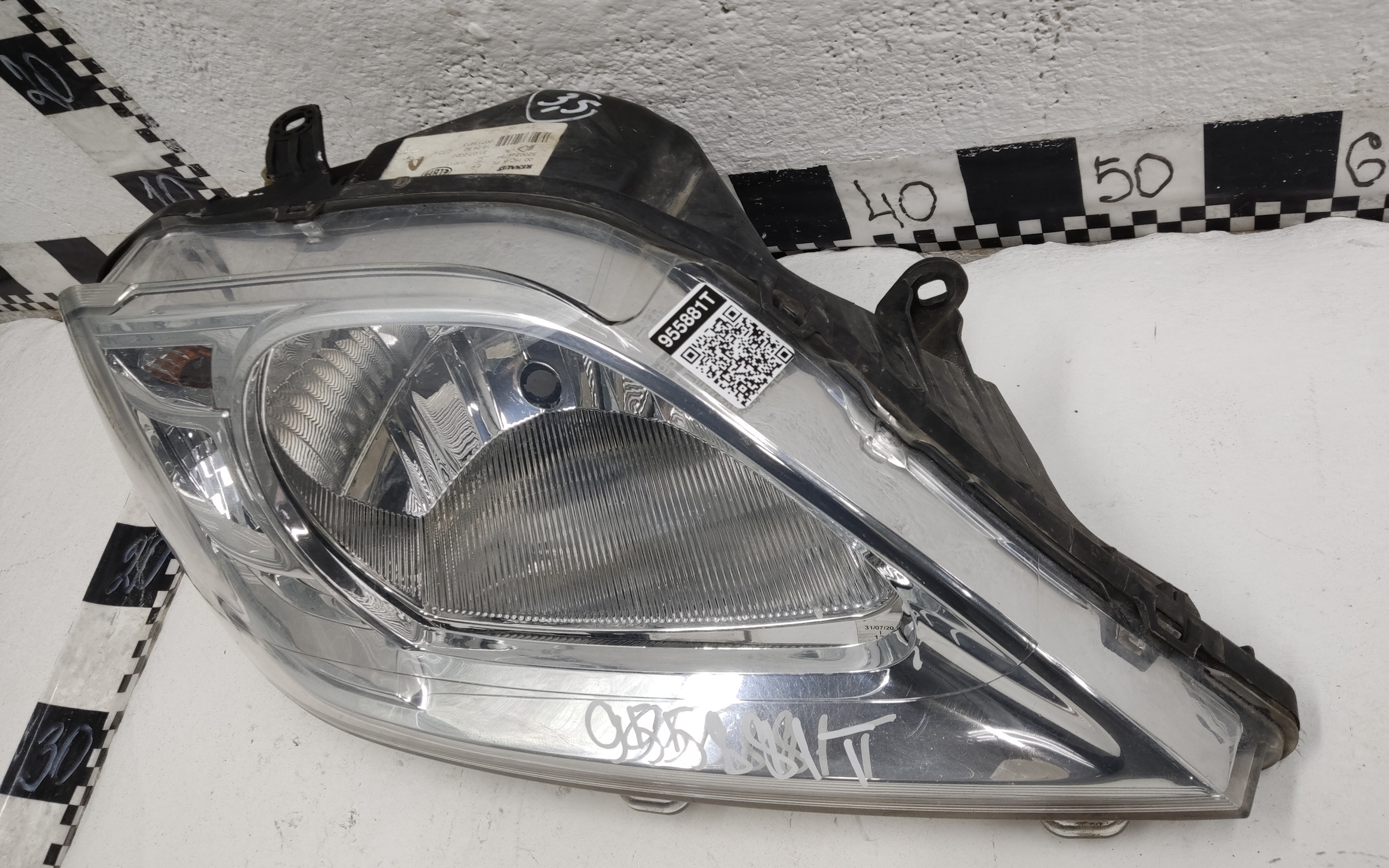 Фара передняя правая Renault Logan 1 Restail галоген