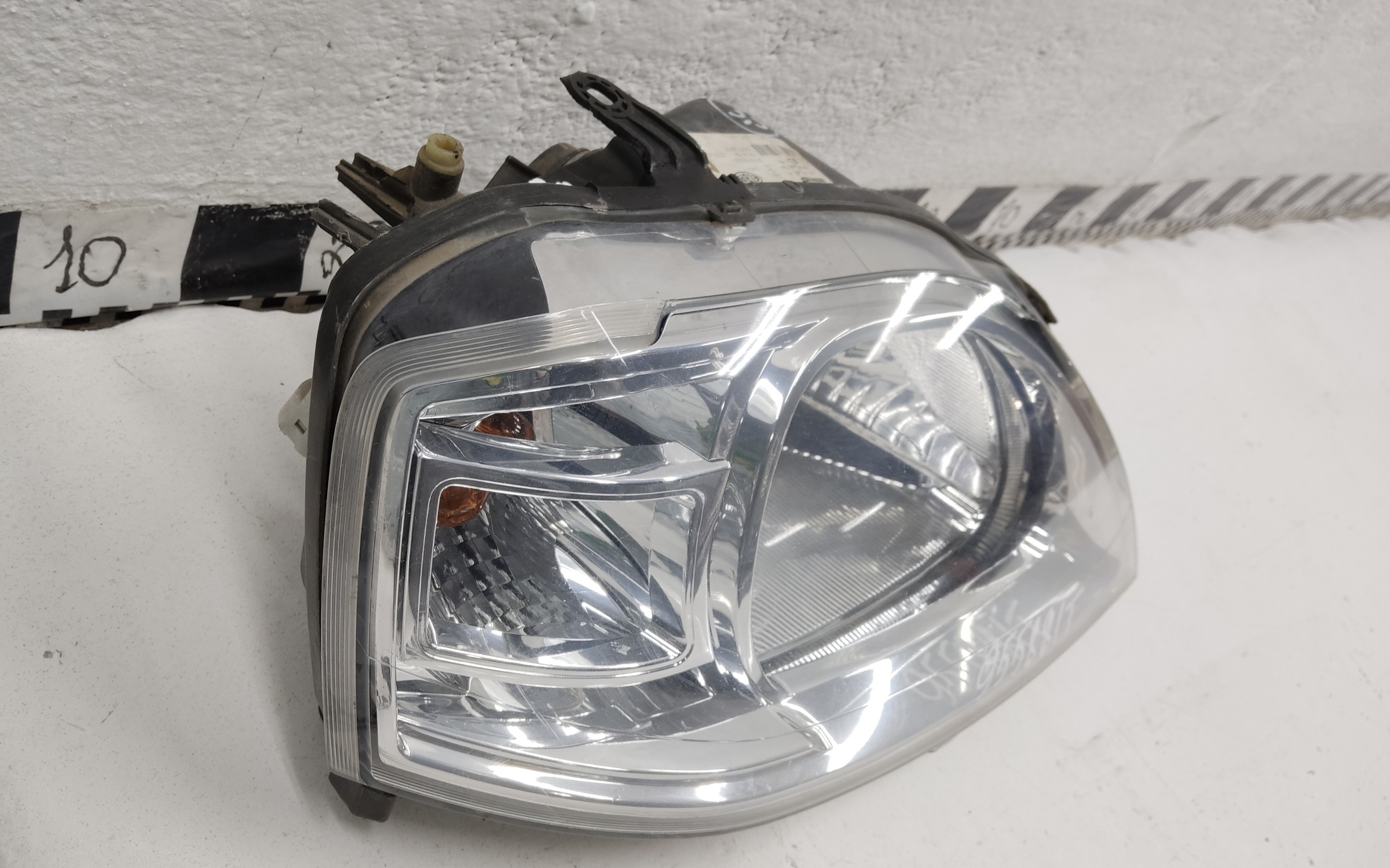 Фара передняя правая Renault Logan 1 Restail галоген