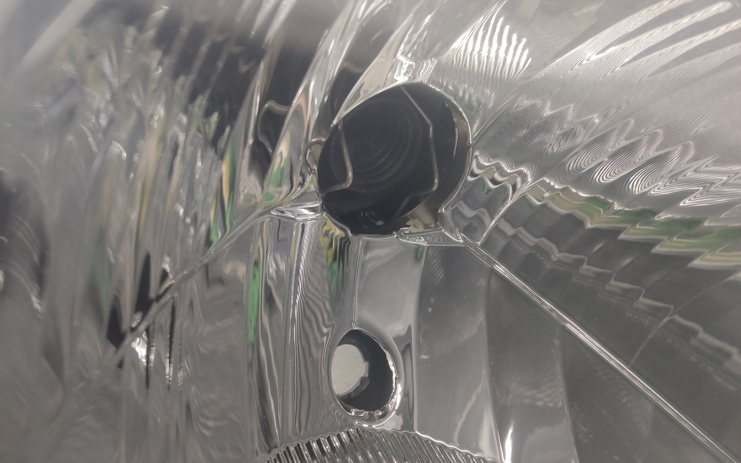 Фара передняя правая Renault Logan 1 Restail галоген