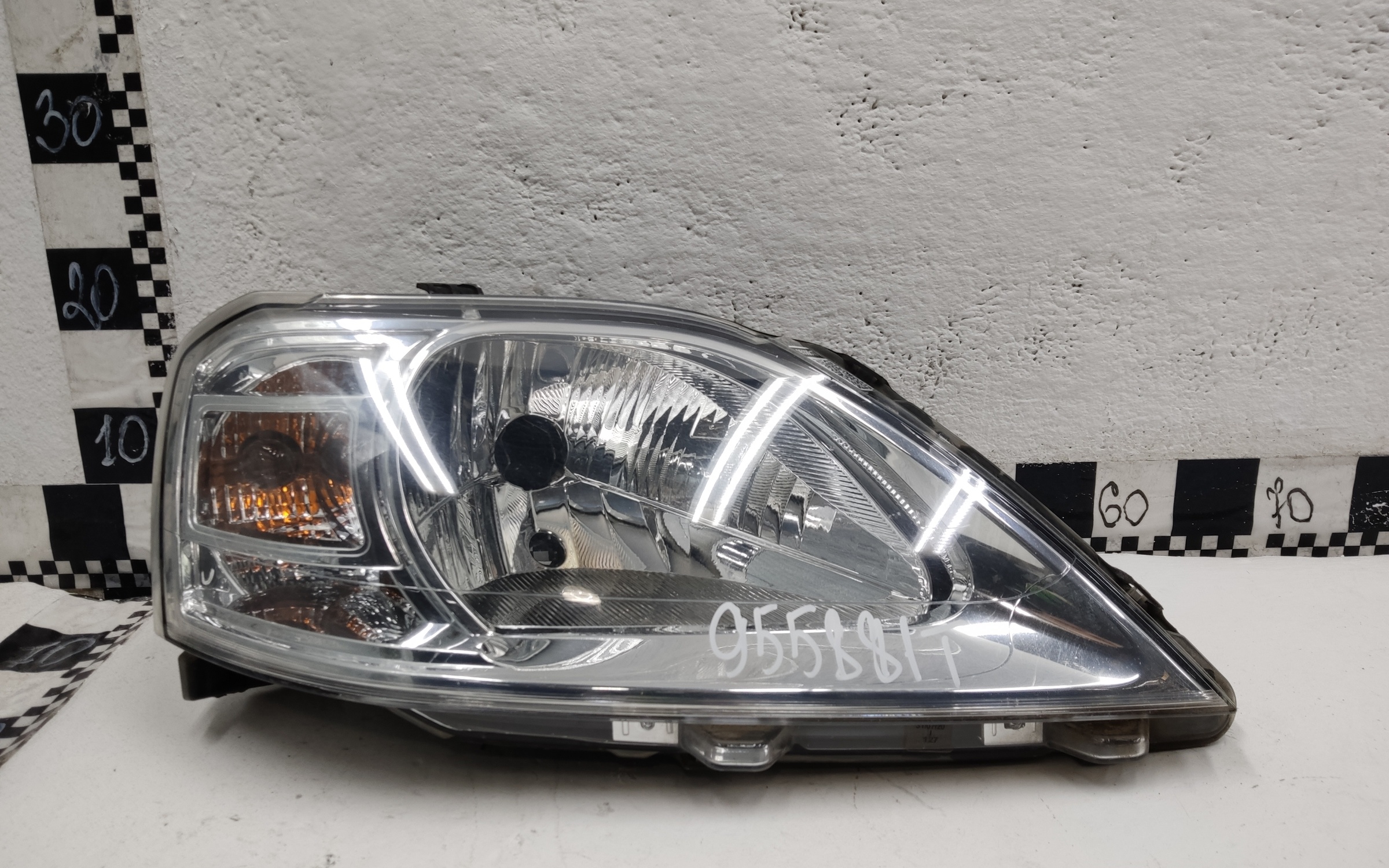 Фара передняя правая Renault Logan 1 Restail галоген