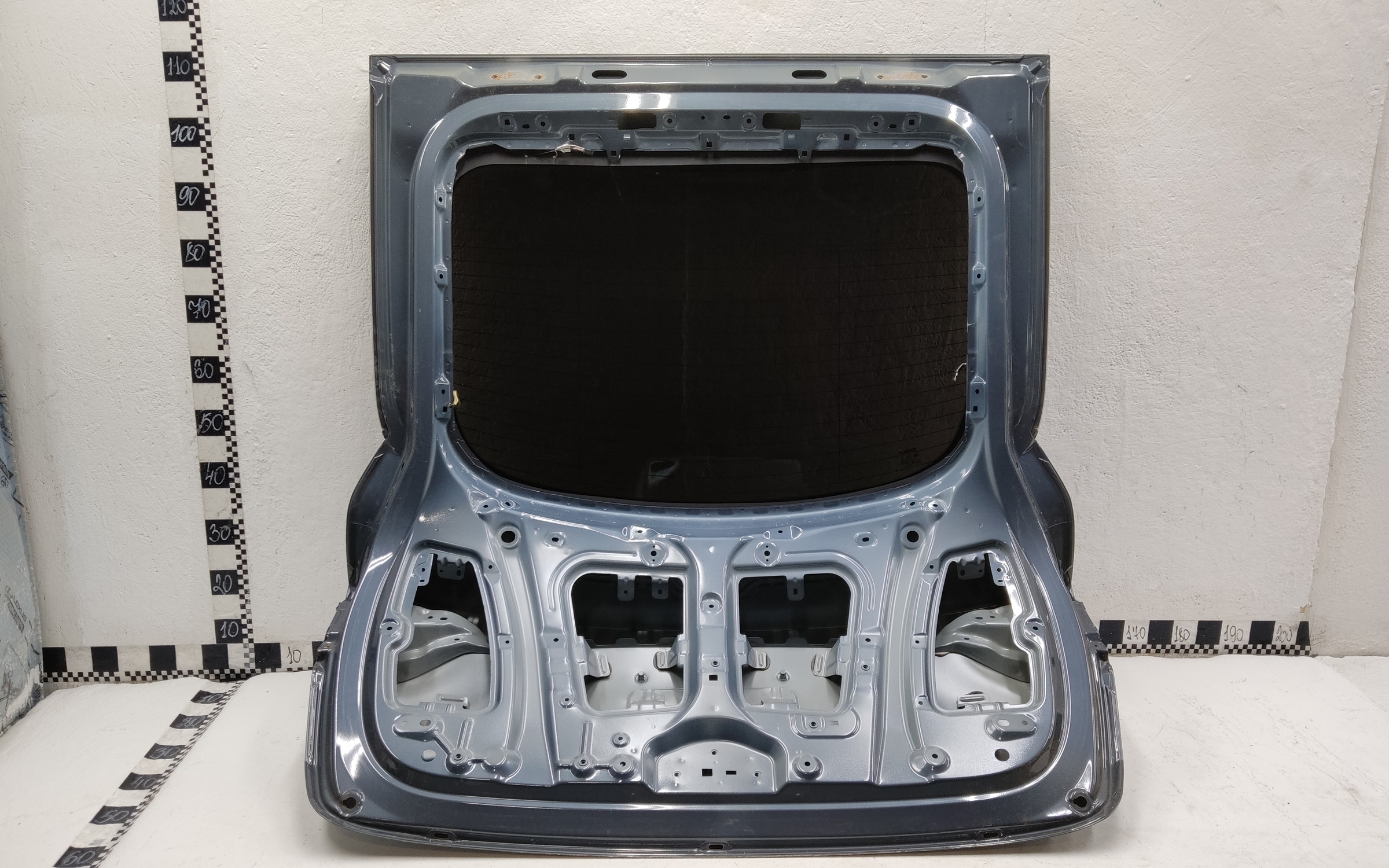 Стекло крышки багажника Geely Tugella