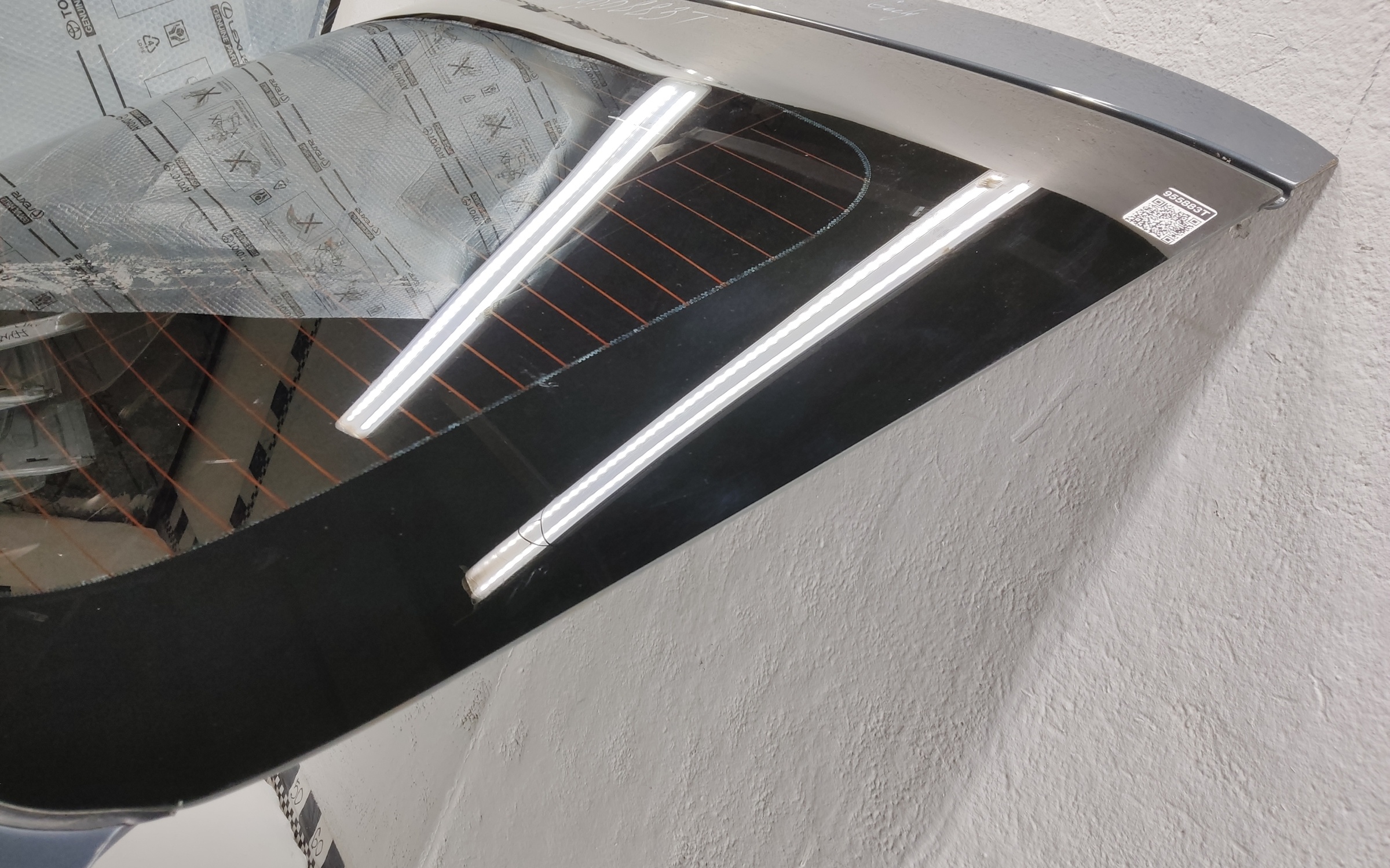 Стекло крышки багажника Geely Tugella