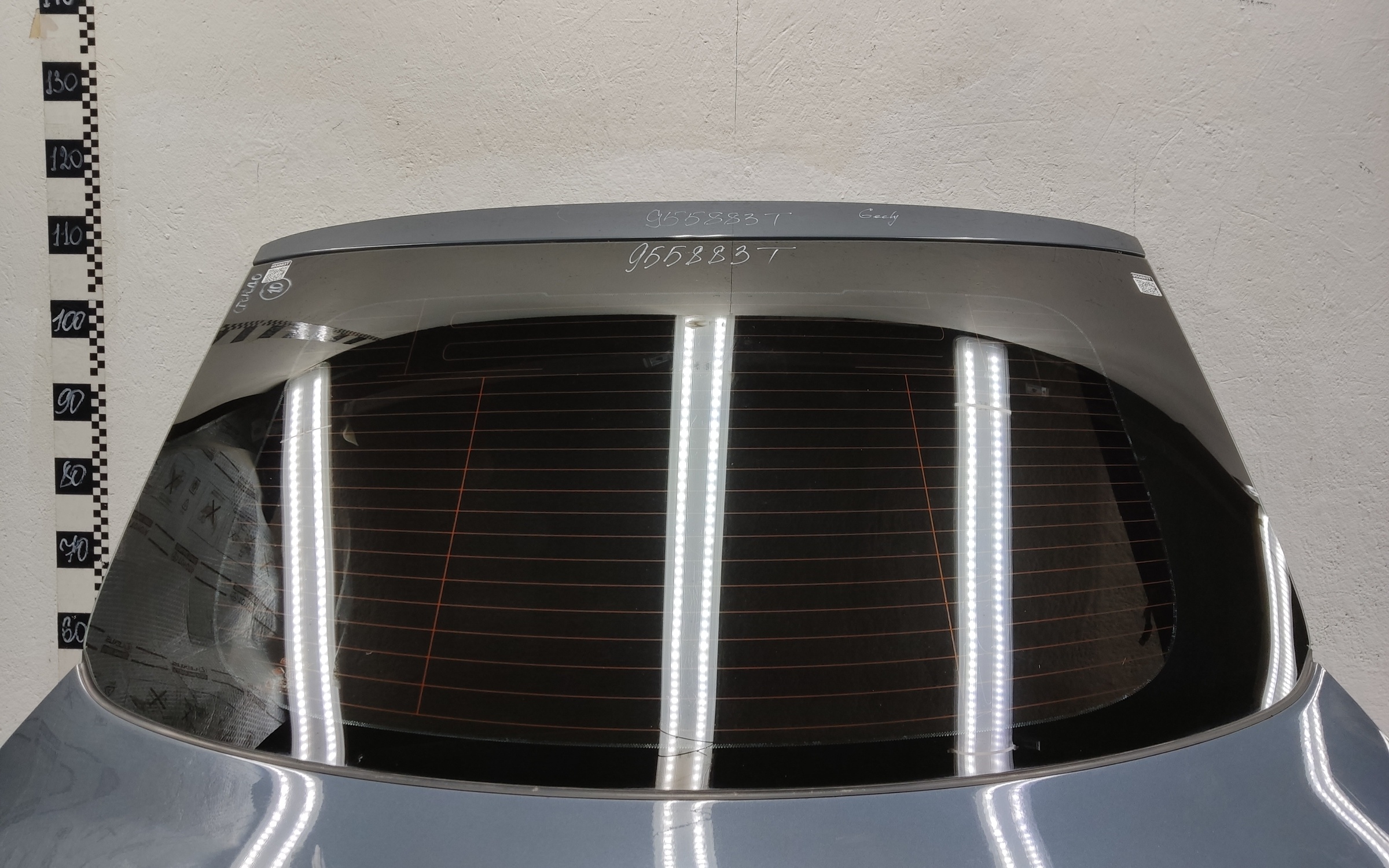 Стекло крышки багажника Geely Tugella