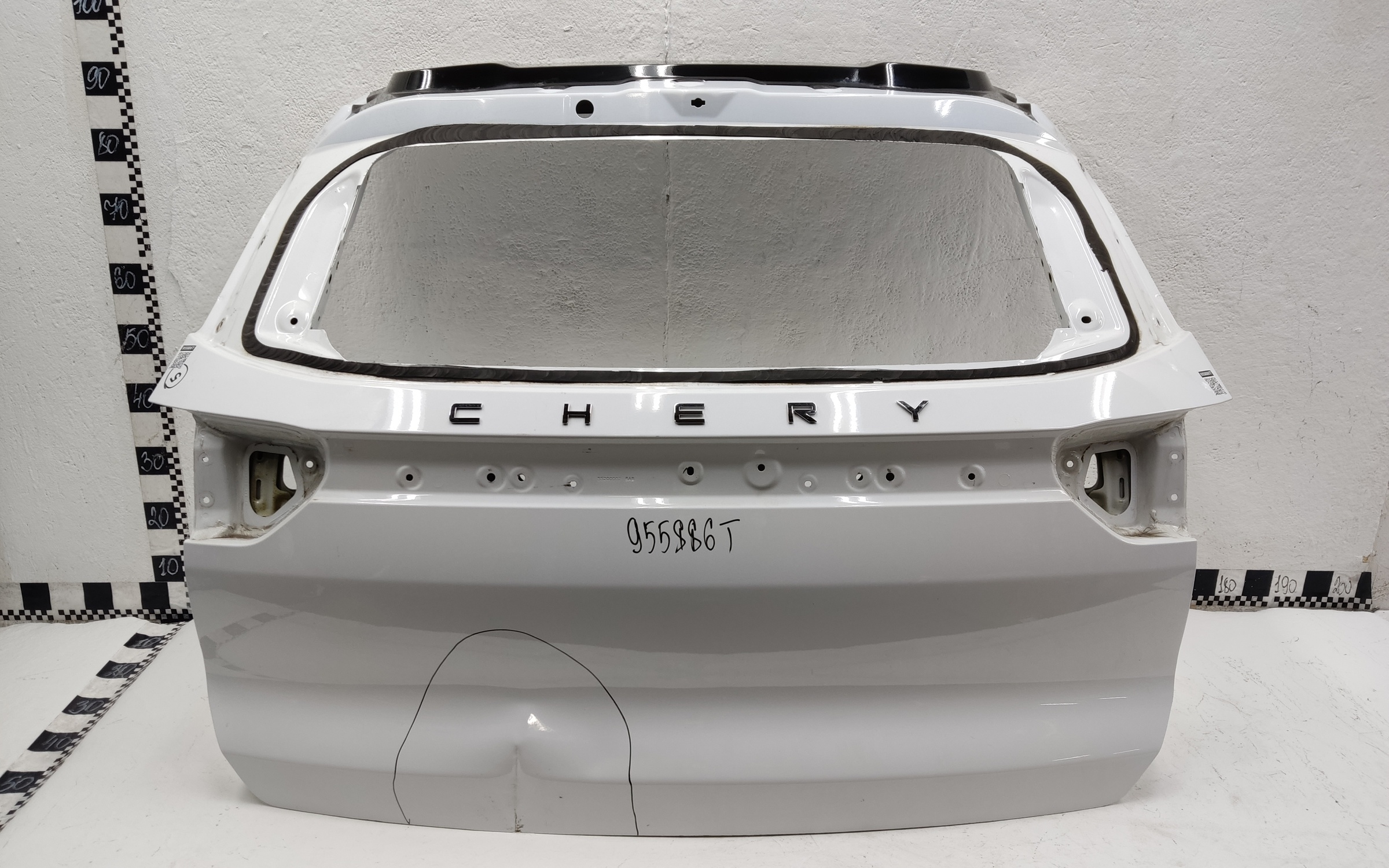 Крышка багажника Chery Tiggo 8