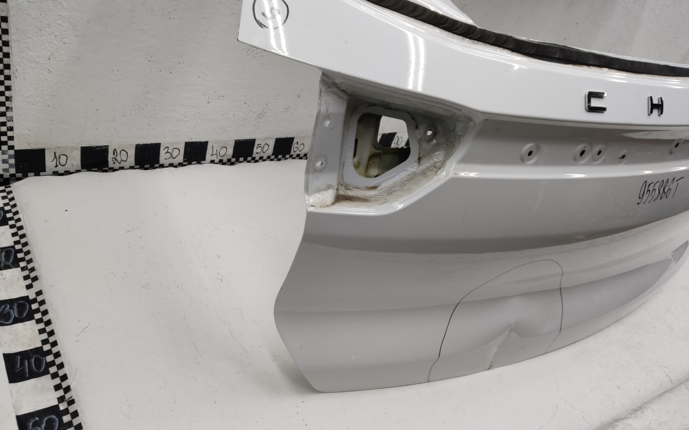 Крышка багажника Chery Tiggo 8