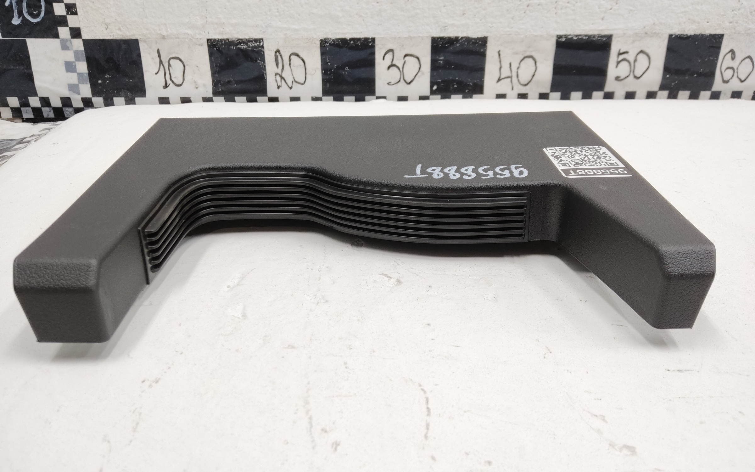 Крышка обшивки багажника левой Jac JS6