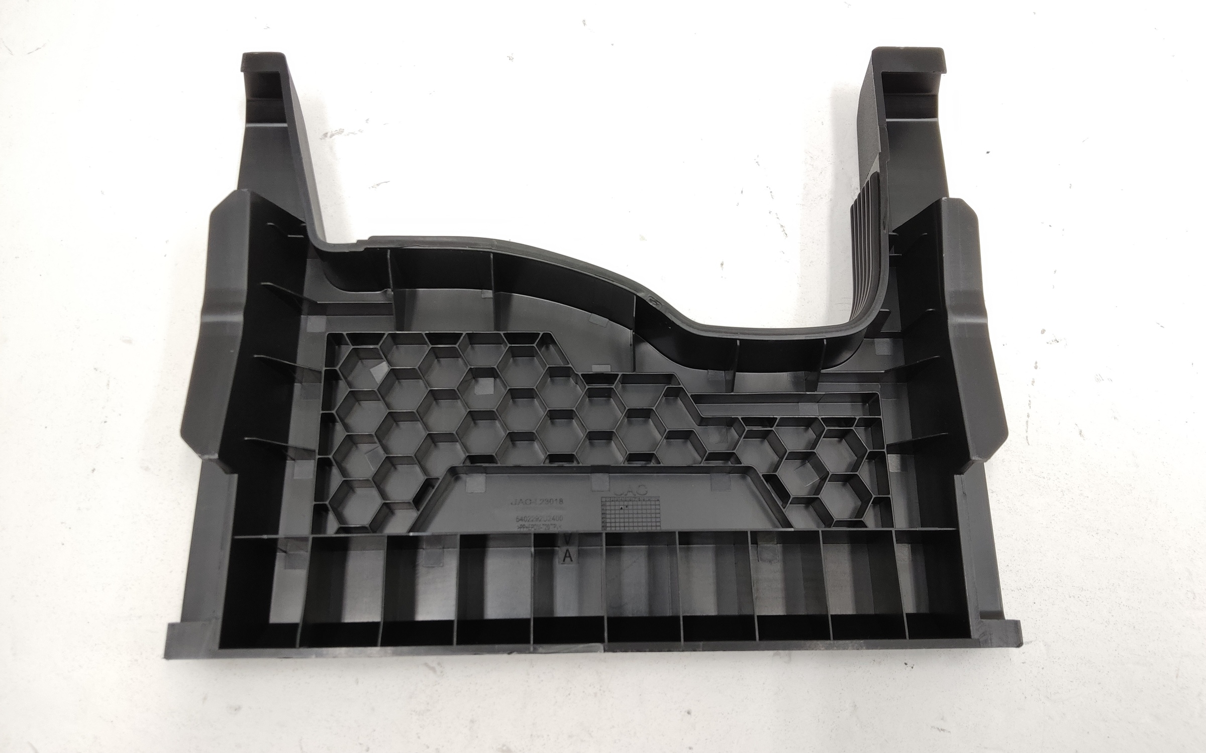 Крышка обшивки багажника правой Jac JS6