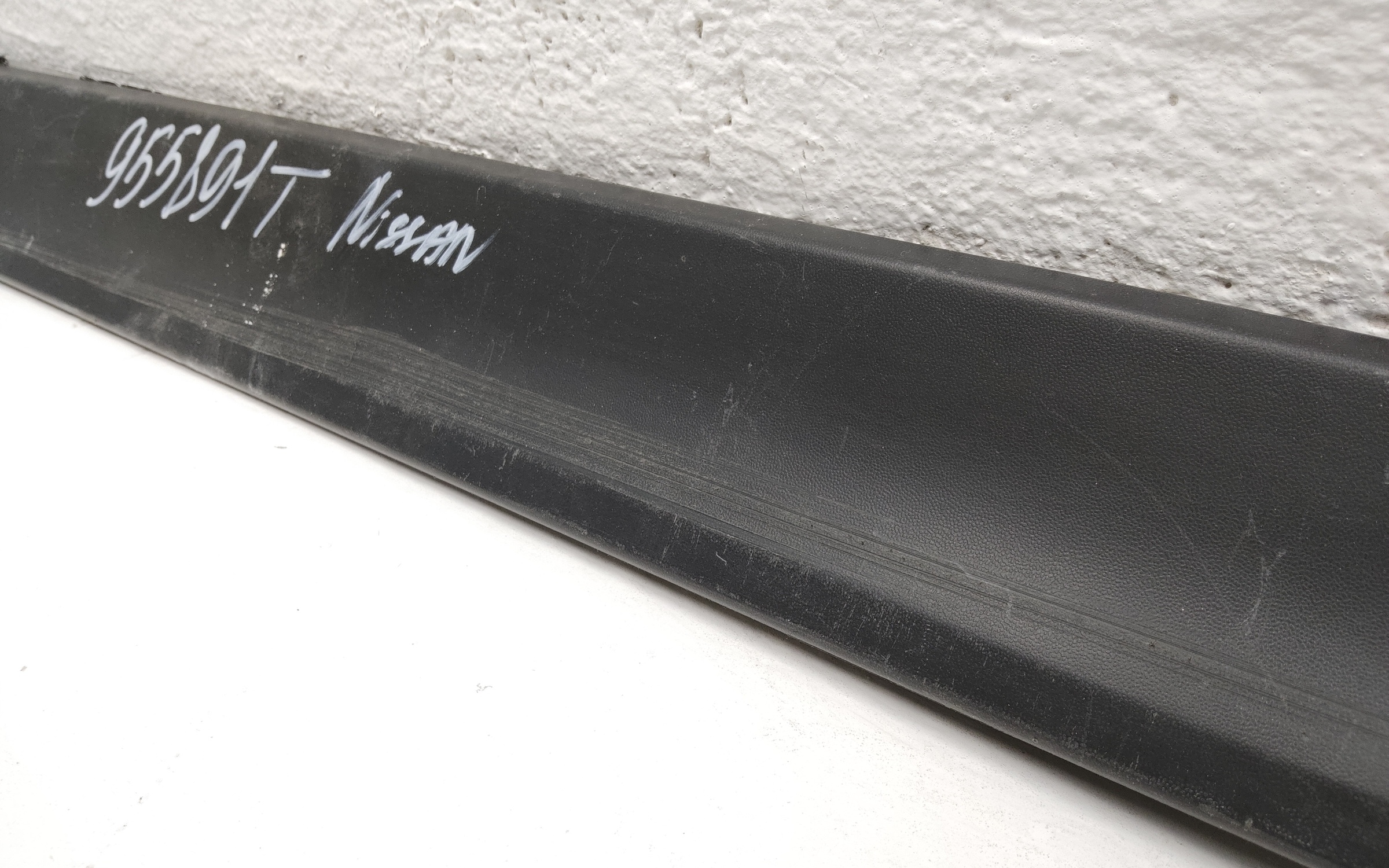 Накладка двери задней правой Nissan X-Trail T32