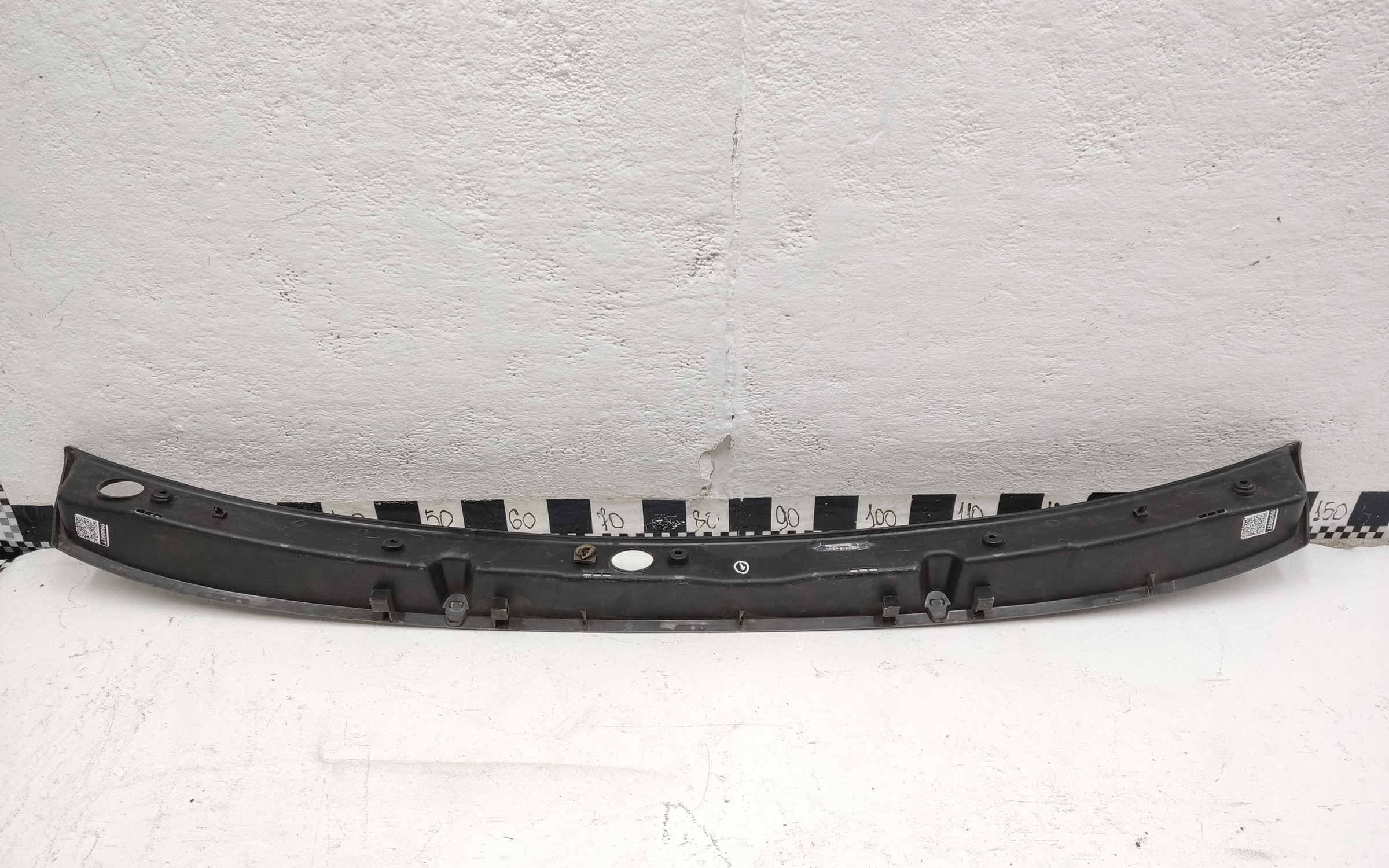 Жабо Lada Largus Restail