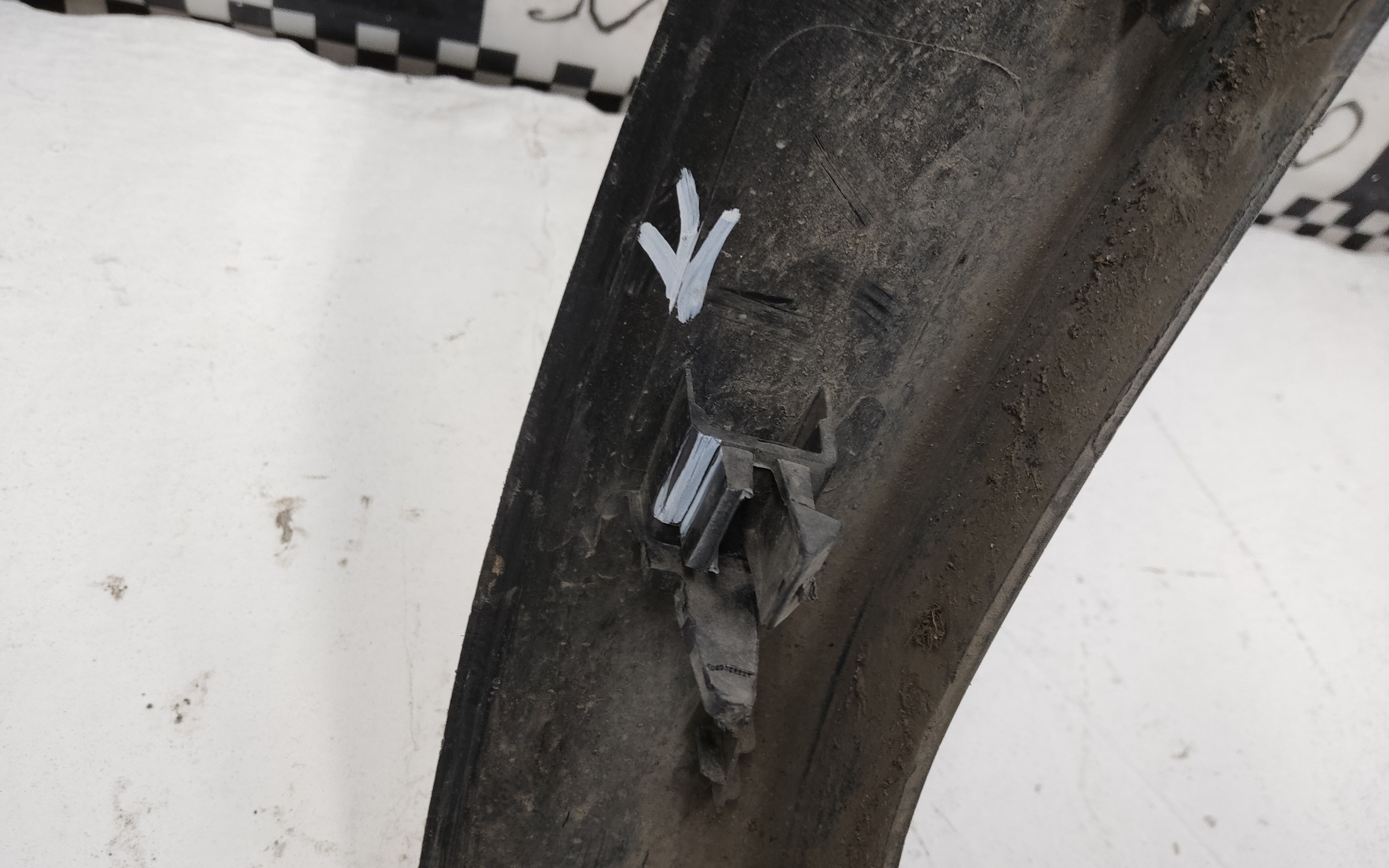 Накладка крыла переднего  правого Geely Monjaro