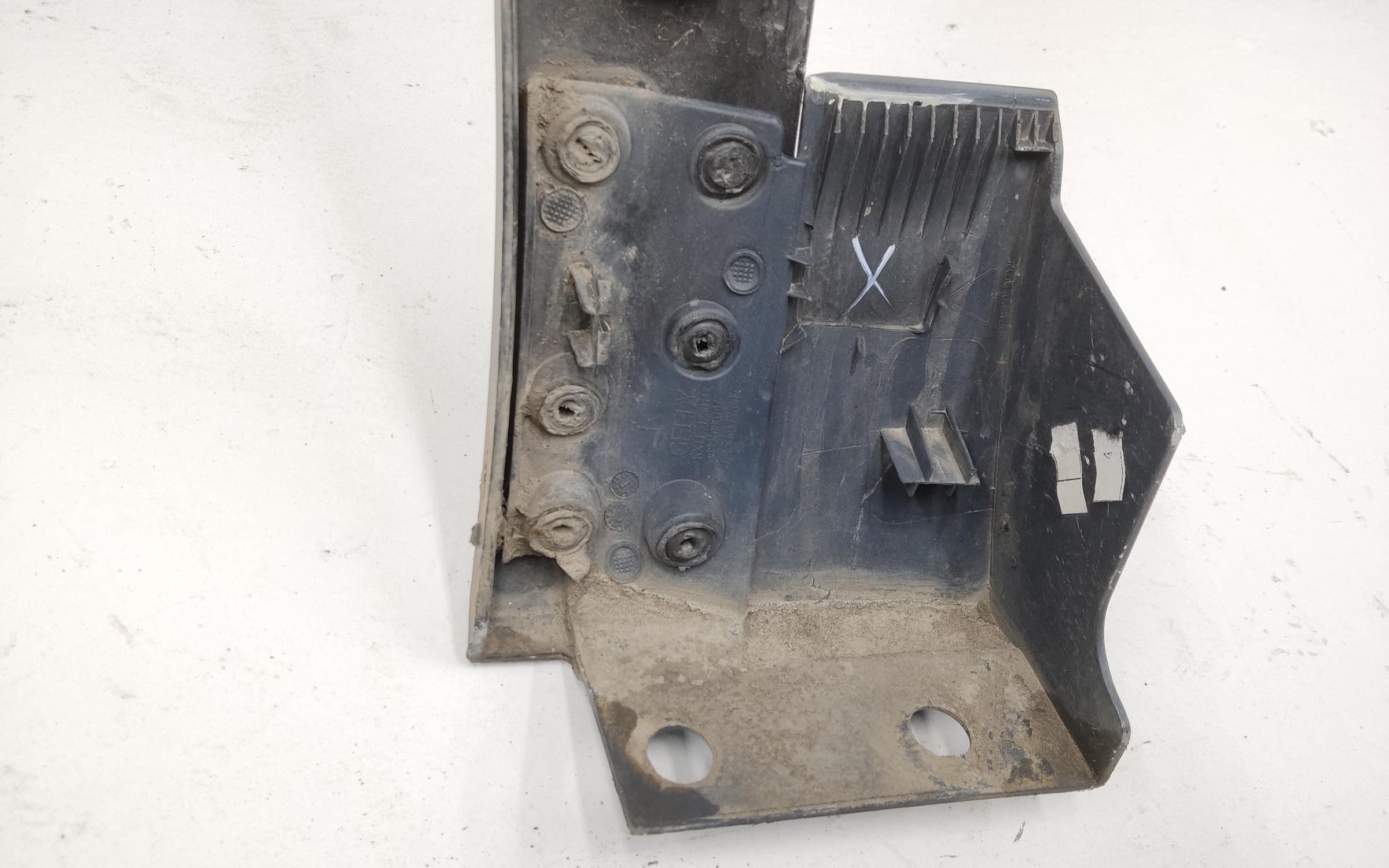 Накладка крыла переднего  правого Geely Monjaro